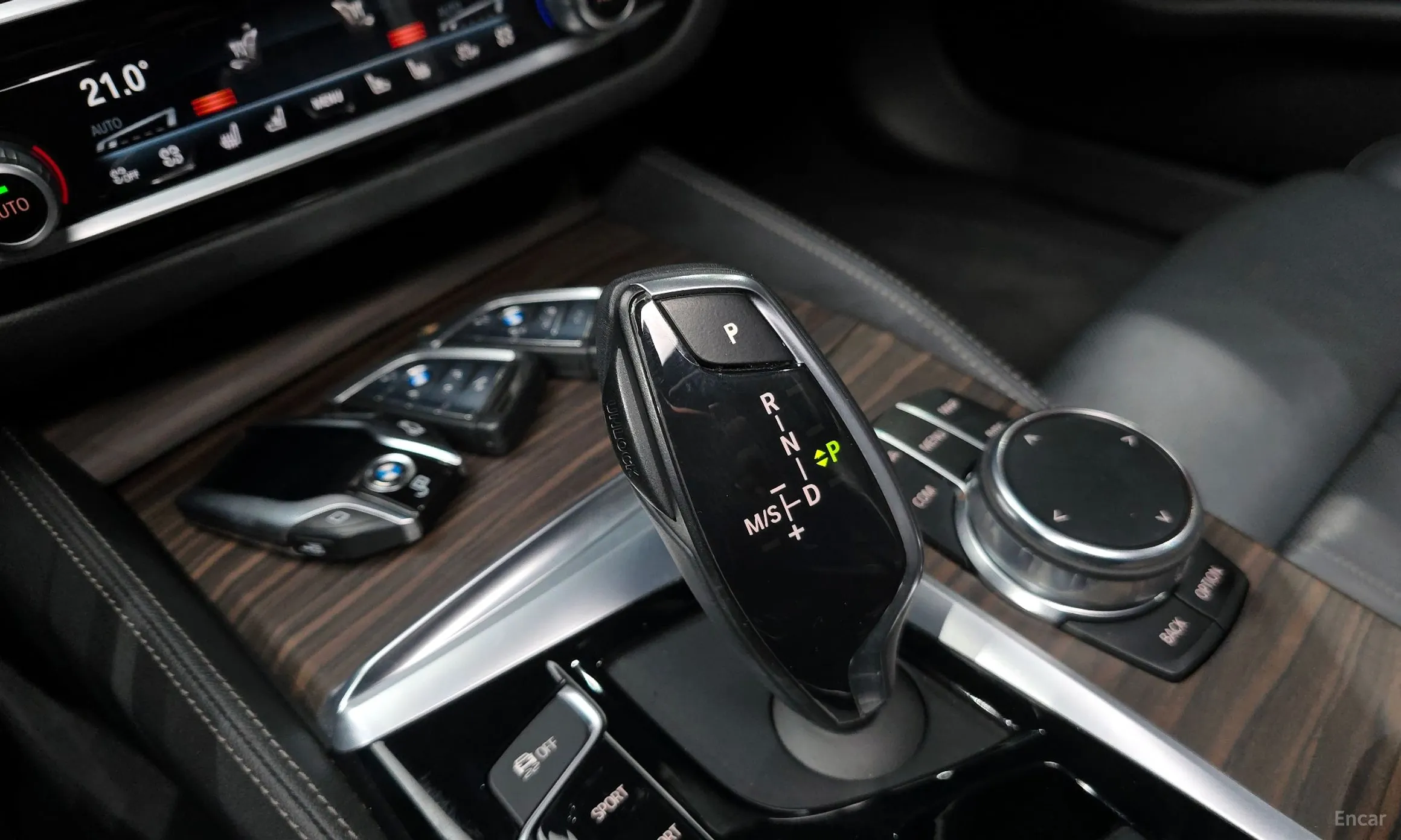BMW 5 Series (G30) превью 9