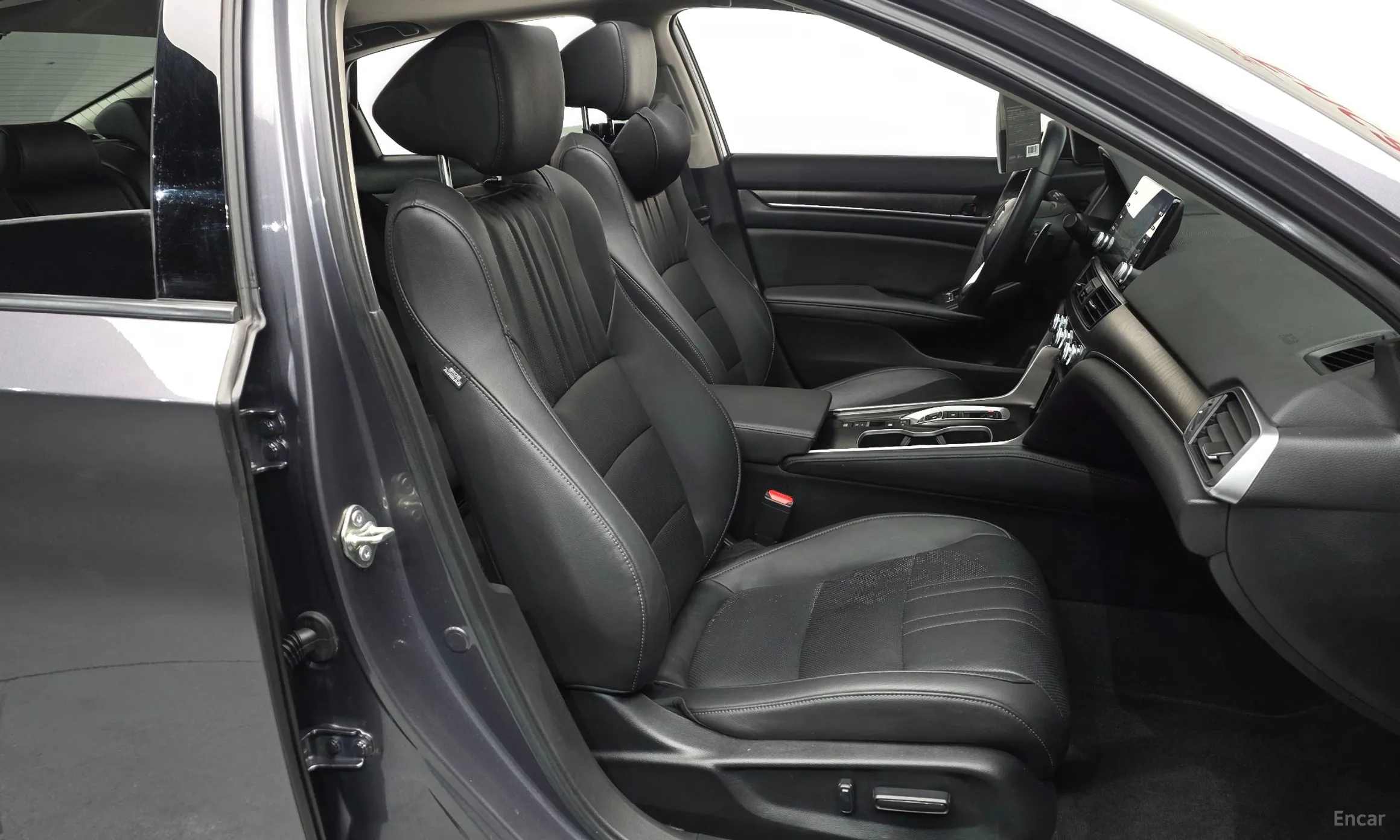Honda Accord 10th Generation превью 10