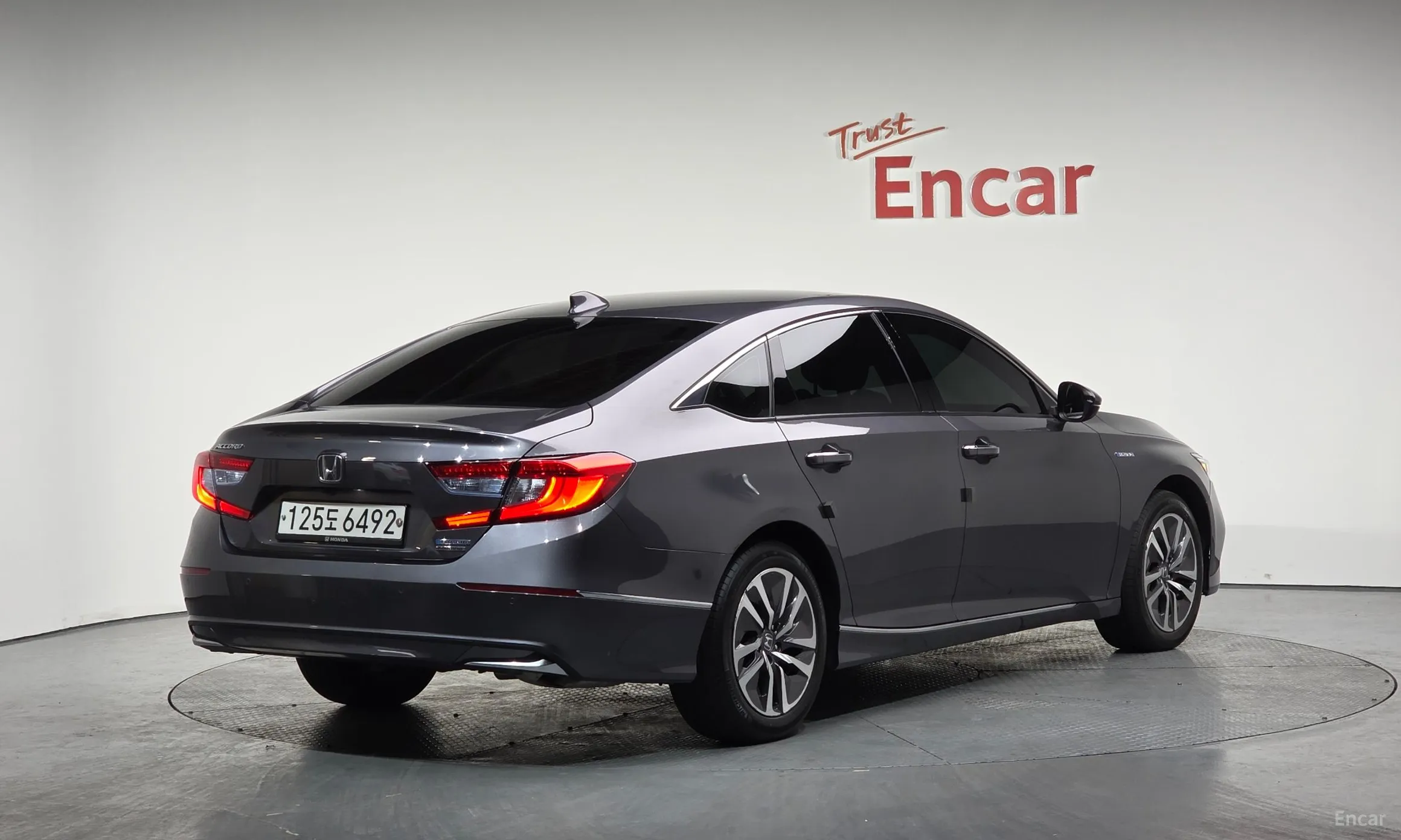 Honda Accord 10th Generation превью 2
