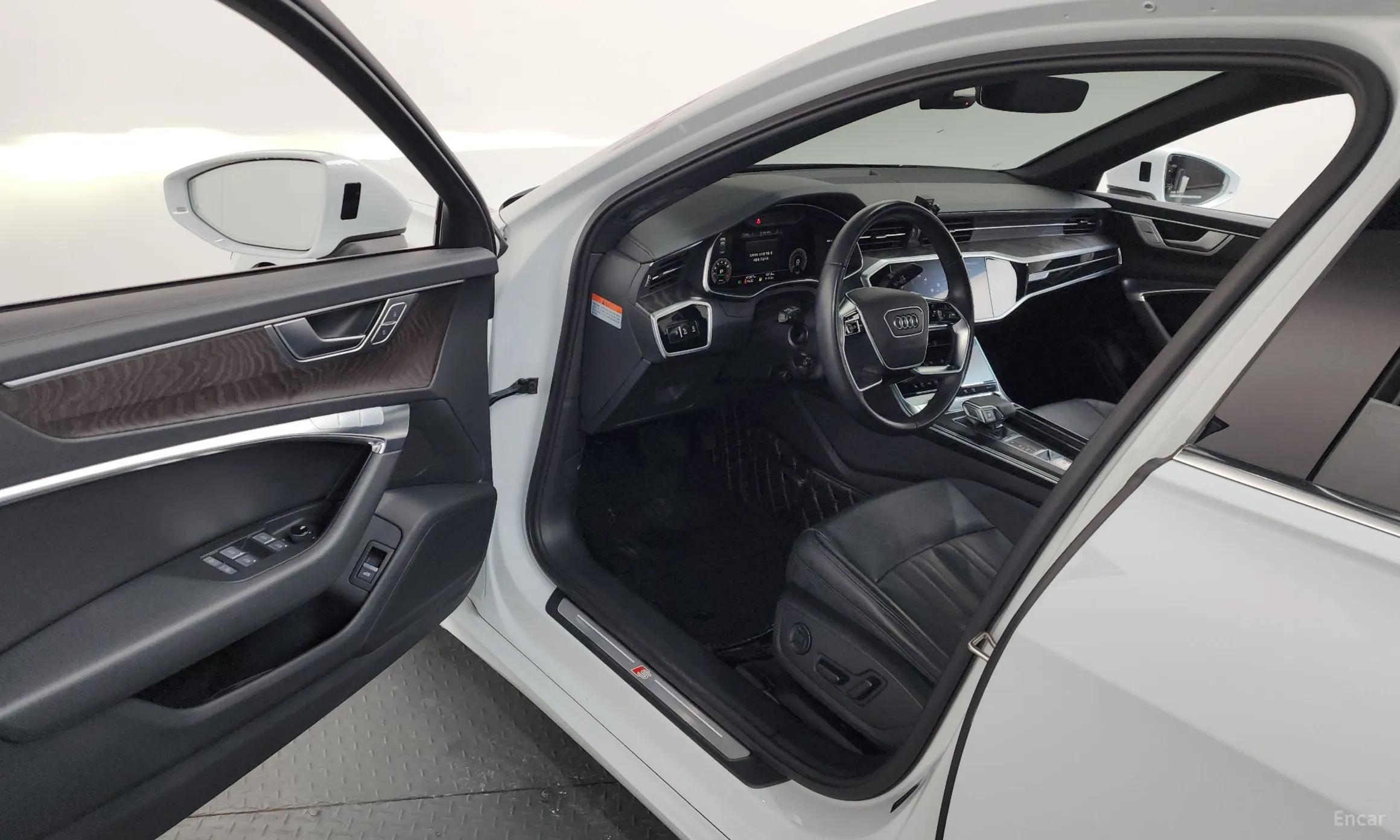 Audi A6 (C8) превью 10