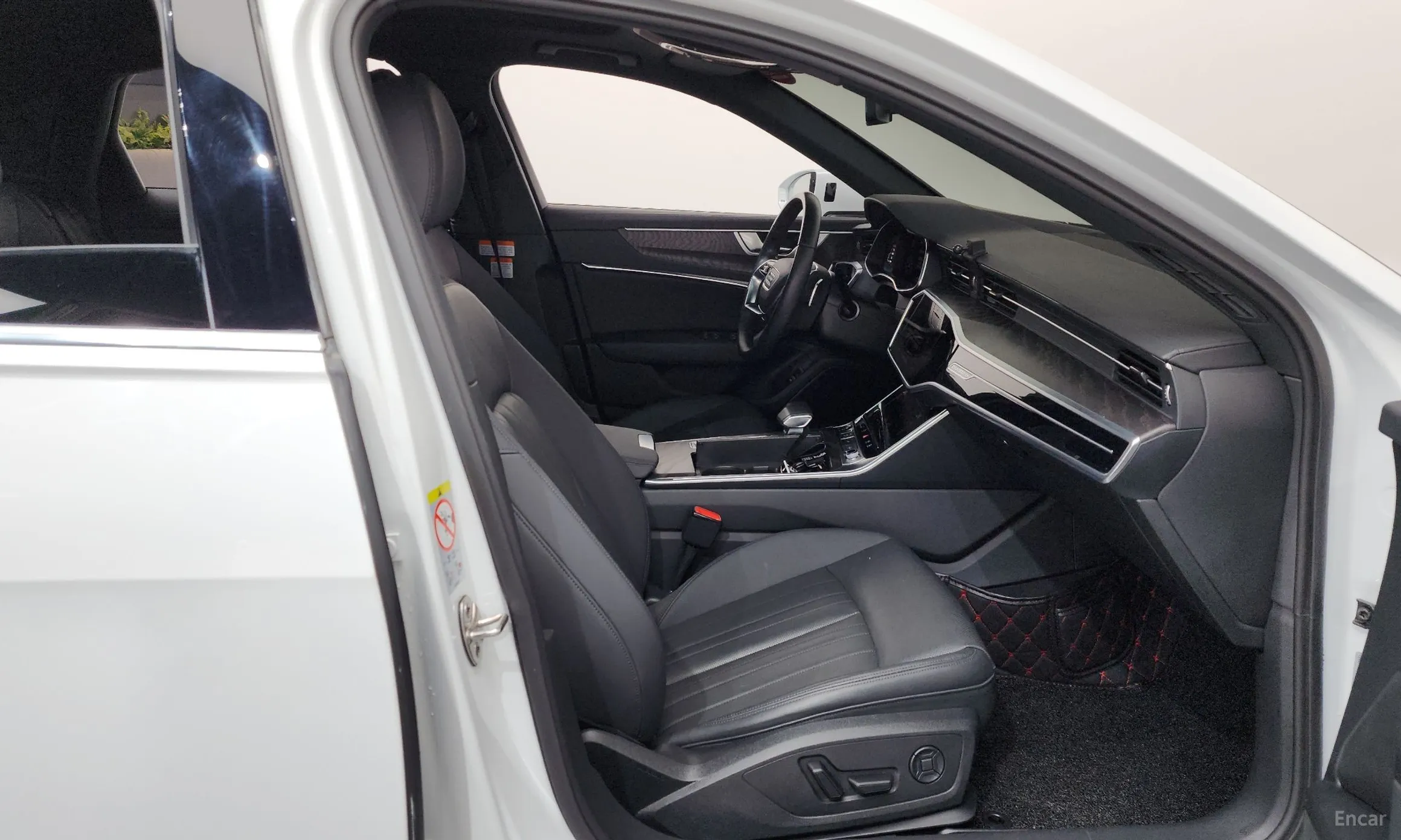 Audi A6 (C8) превью 11