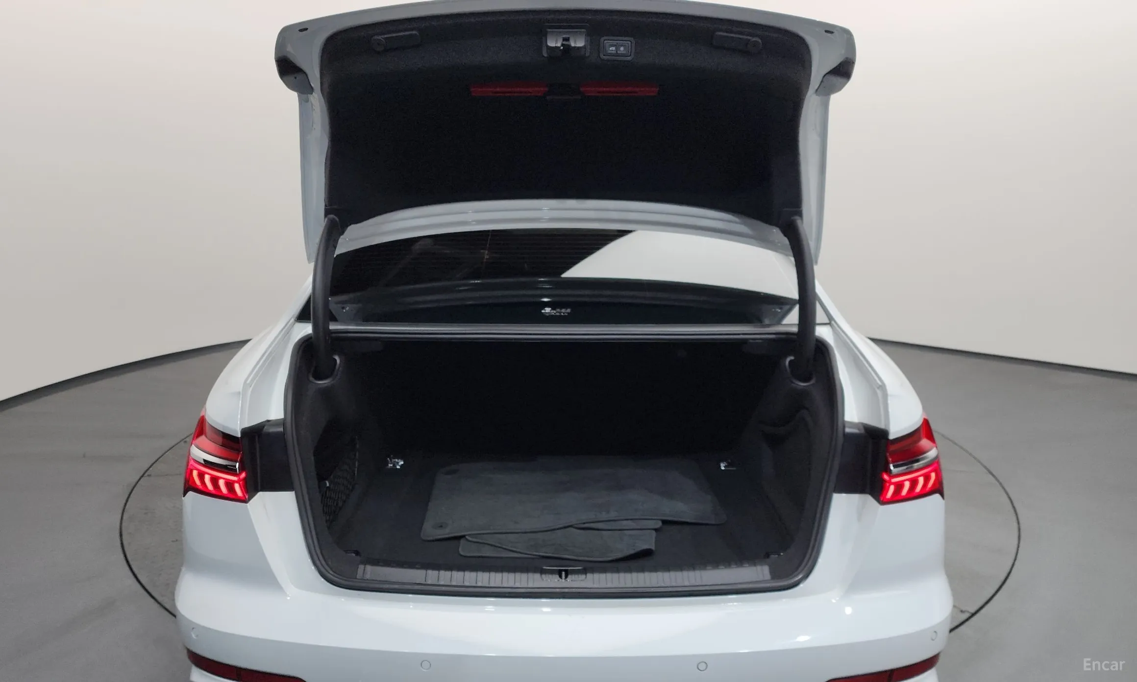 Audi A6 (C8) превью 20