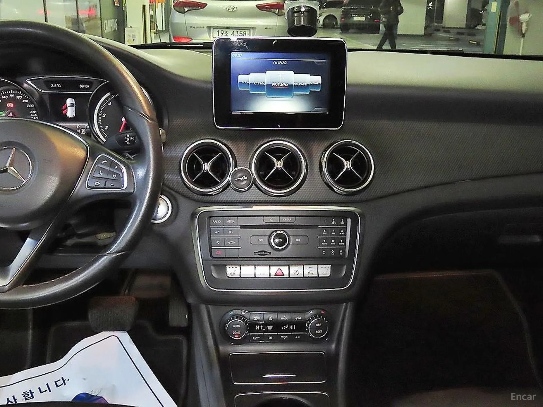 Mercedes Benz GLA-Class X156 превью 11