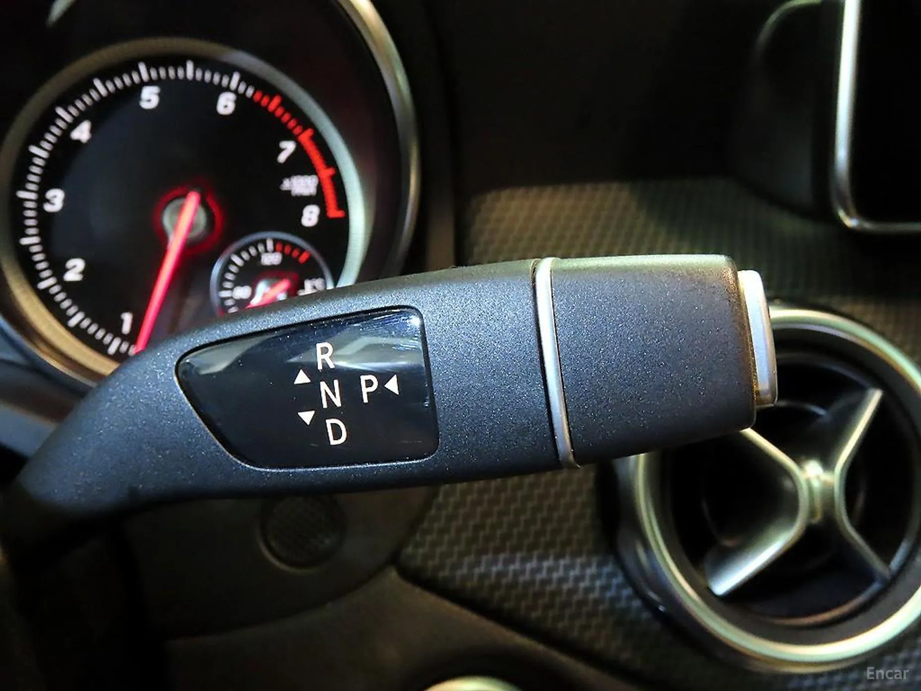 Mercedes Benz GLA-Class X156 превью 12