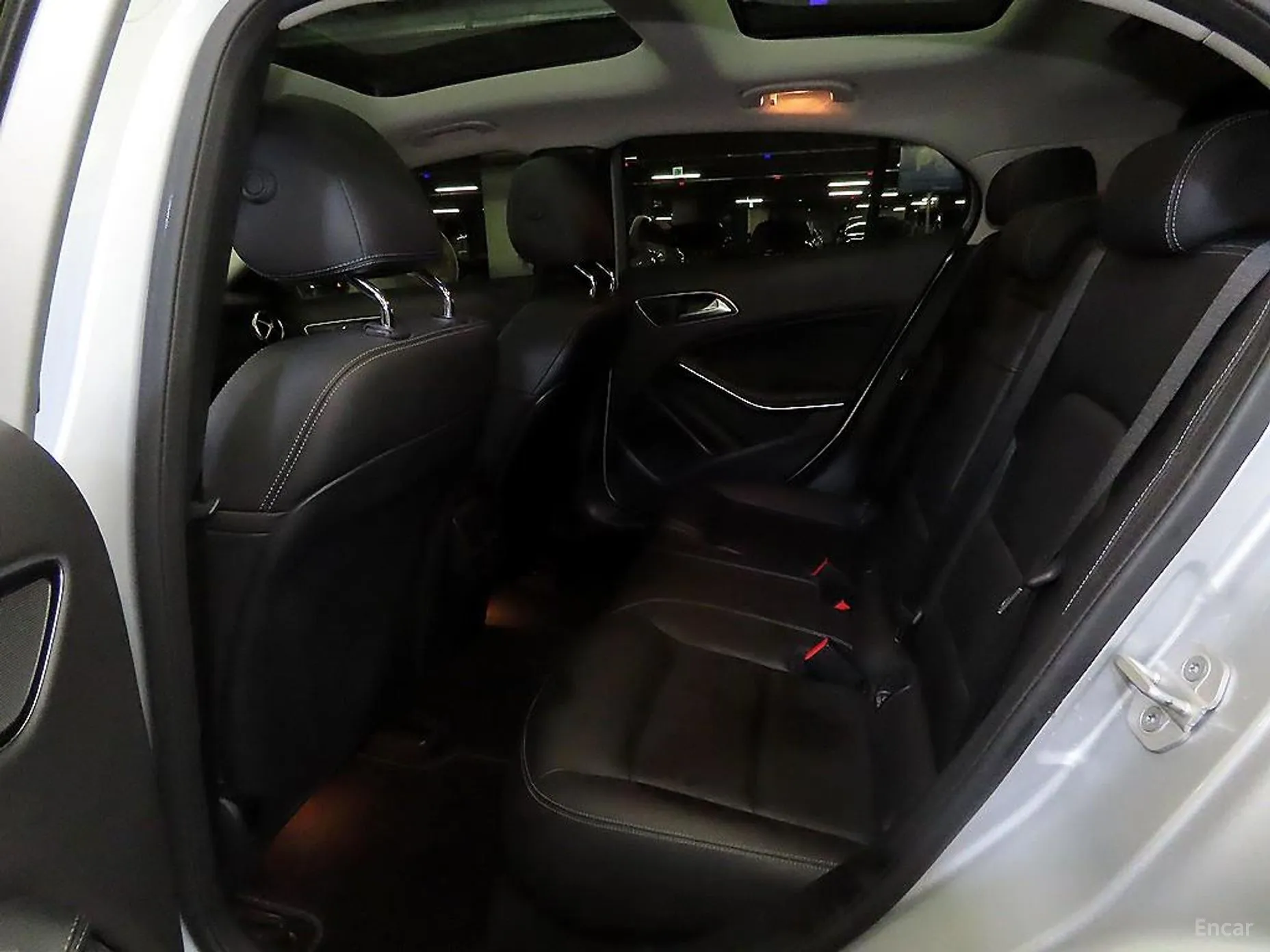 Mercedes Benz GLA-Class X156 превью 7