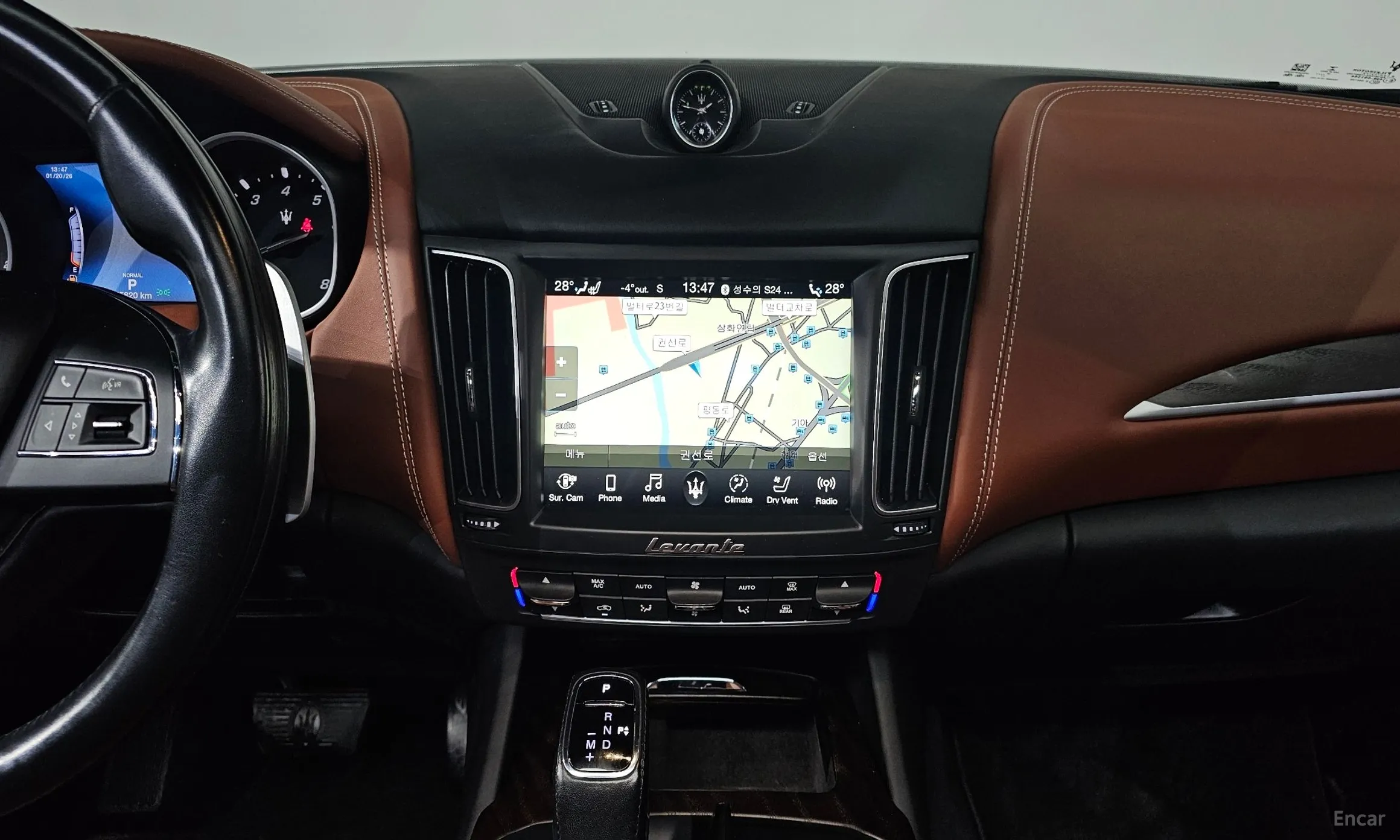 Maserati Levante превью 14