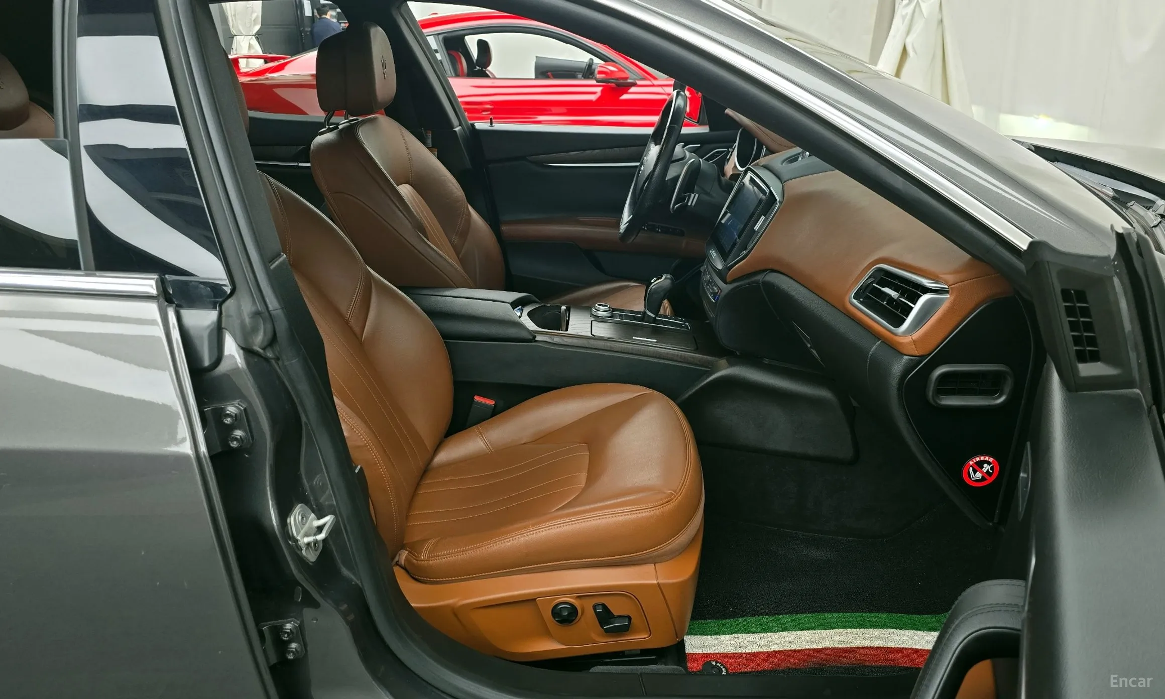 Maserati Ghibli превью 11