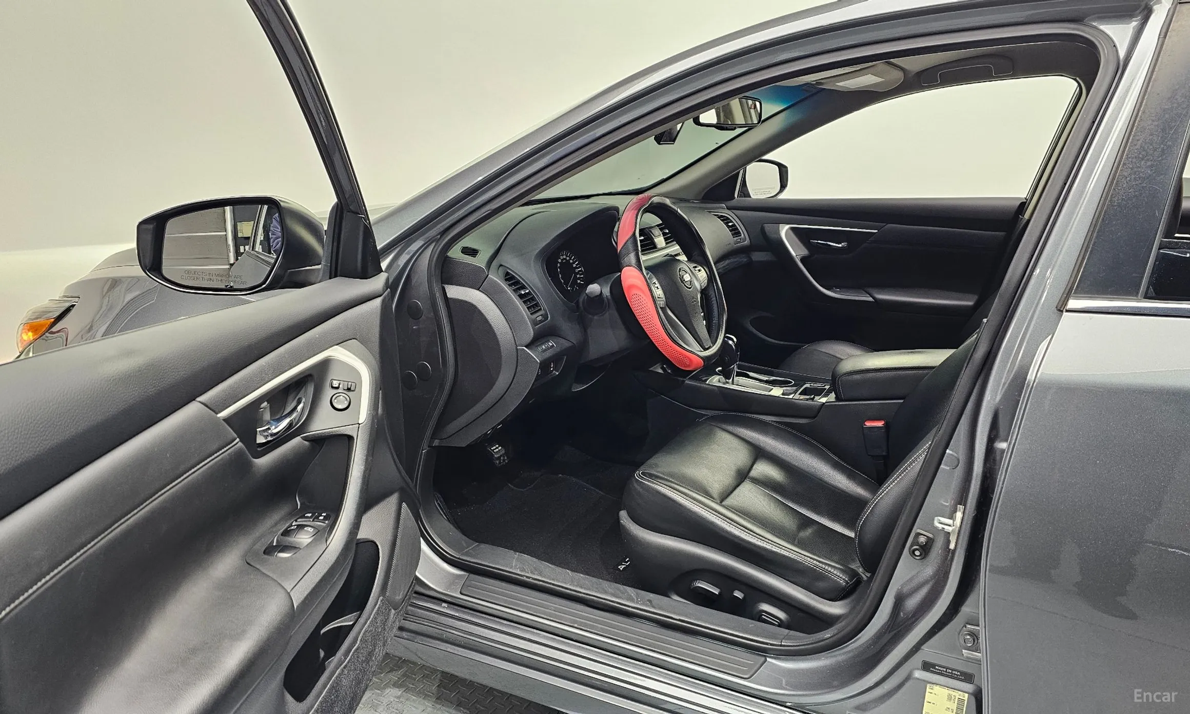 Nissan Altima превью 10