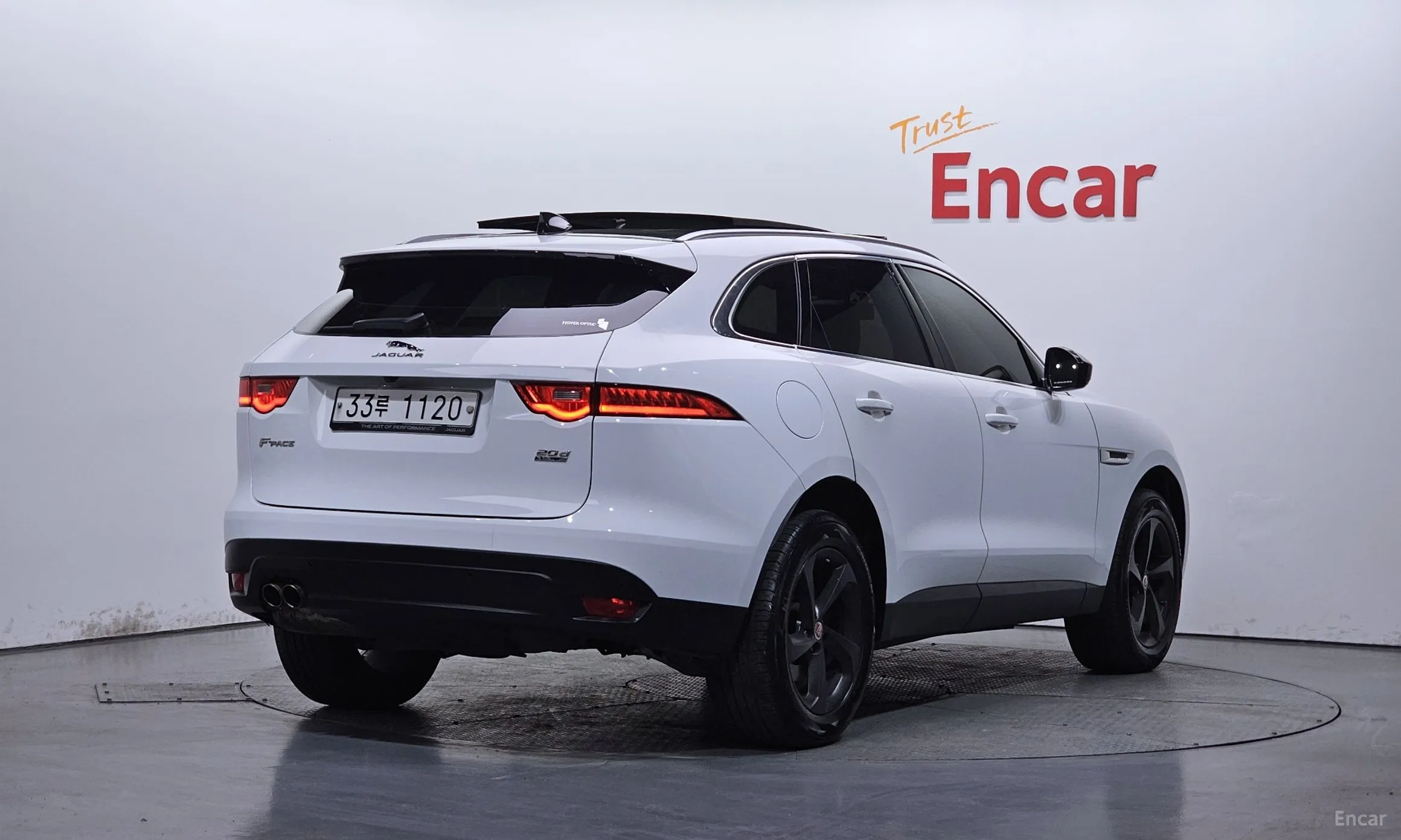Jaguar F-PACE превью 2