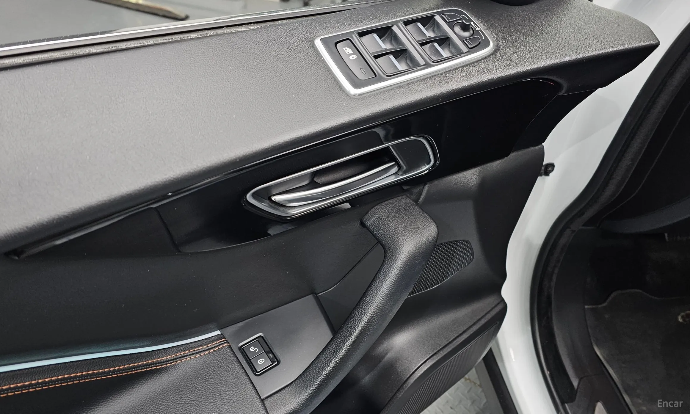 Jaguar F-PACE превью 16