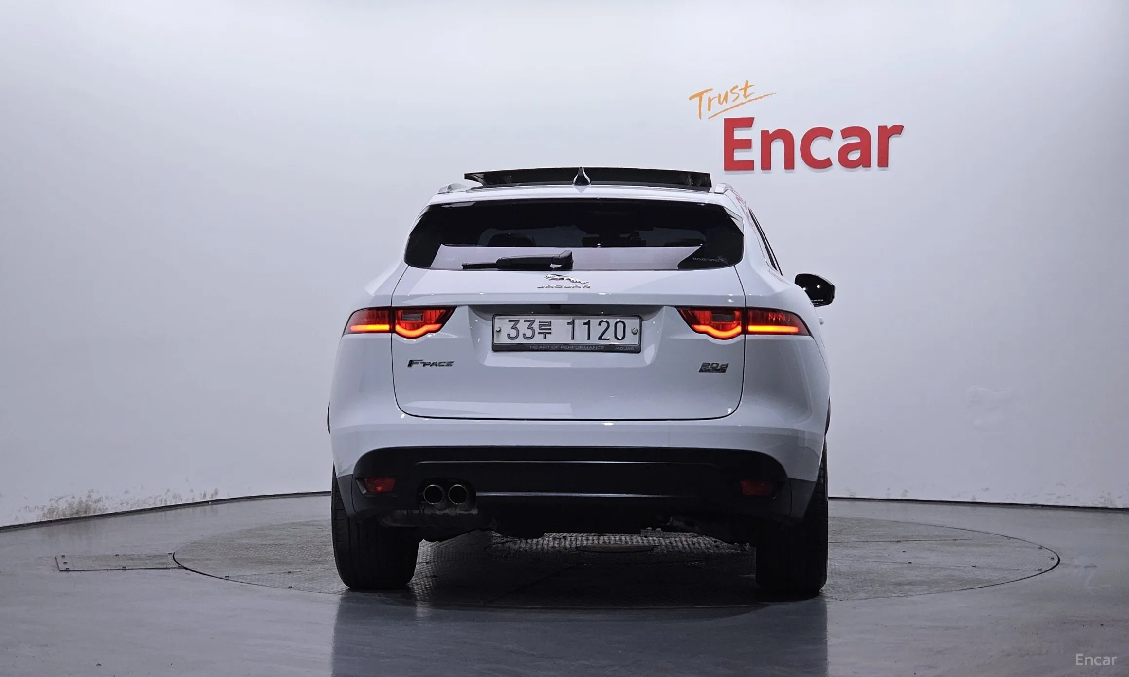 Jaguar F-PACE превью 4