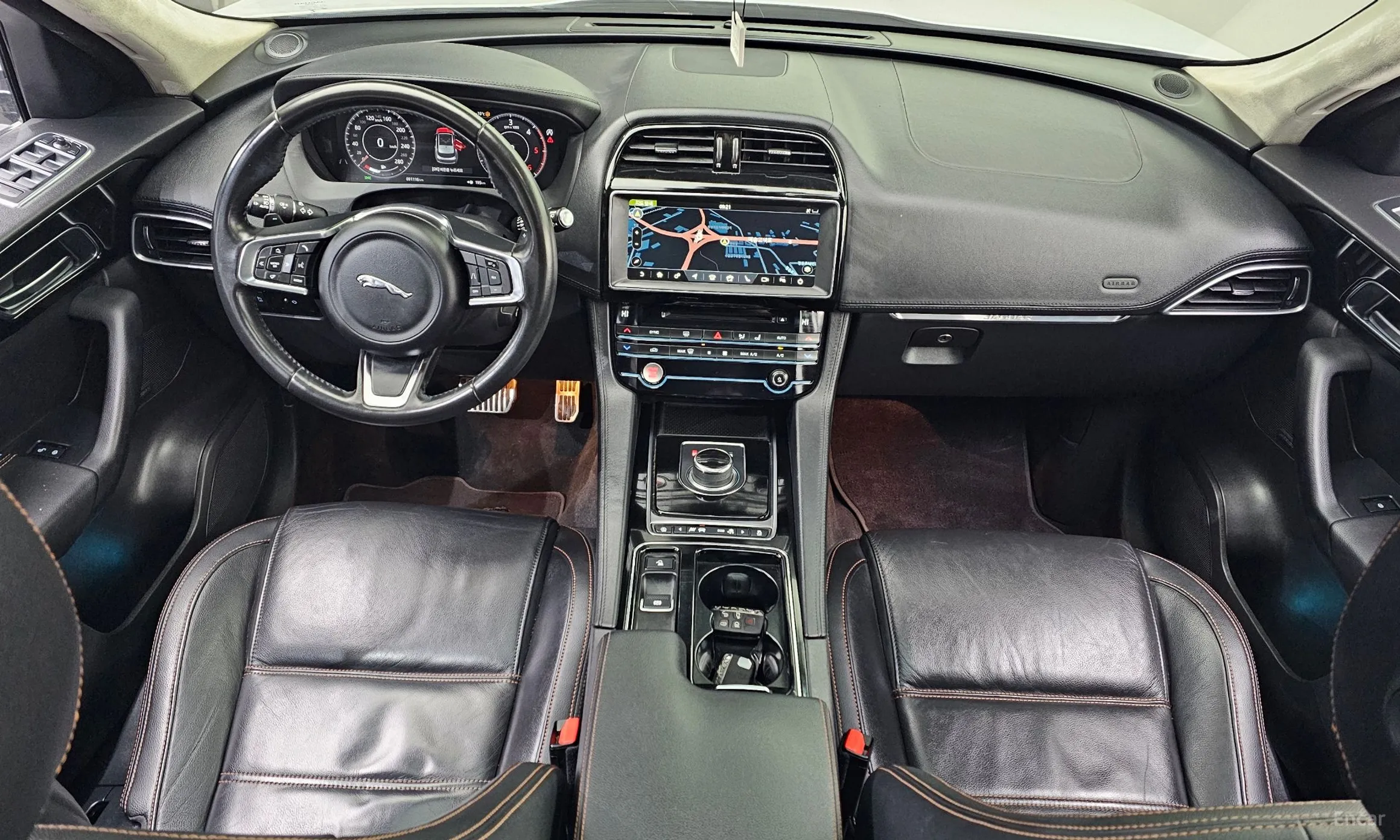 Jaguar F-PACE превью 7