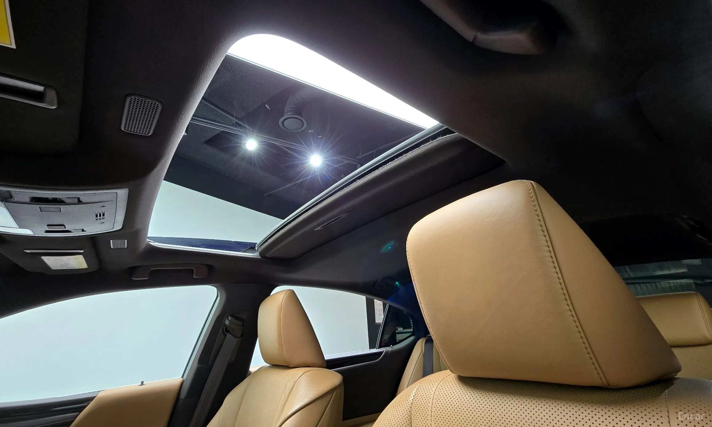 Lexus ES300h 7th Generation превью 20