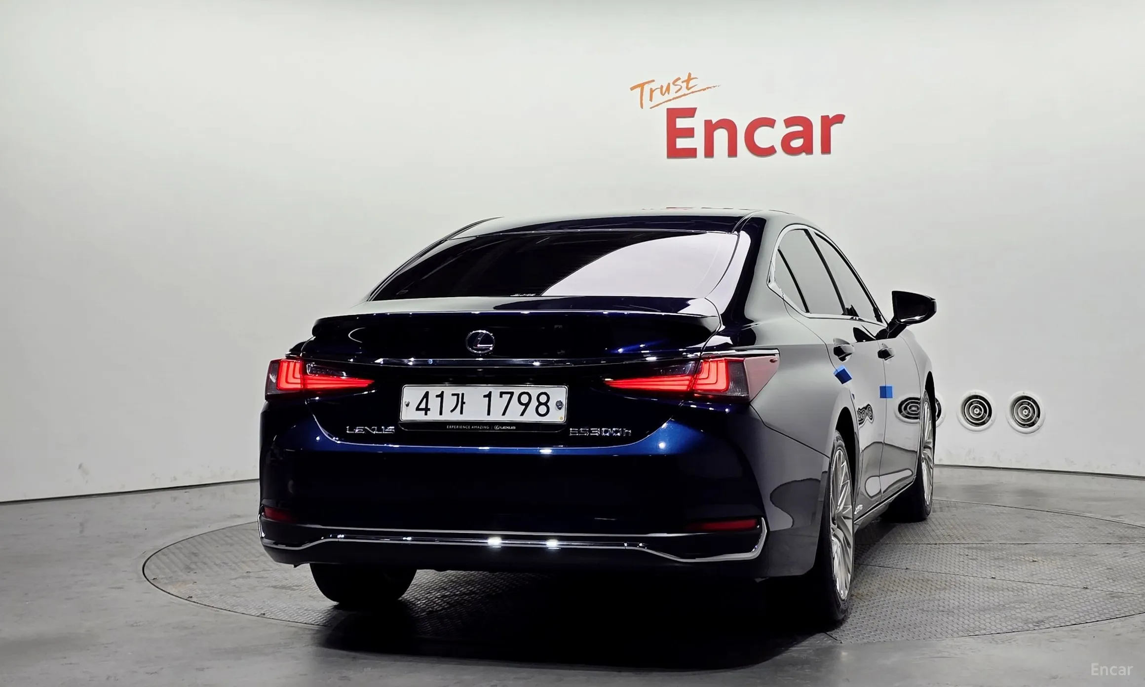 Lexus ES300h 7th Generation превью 4