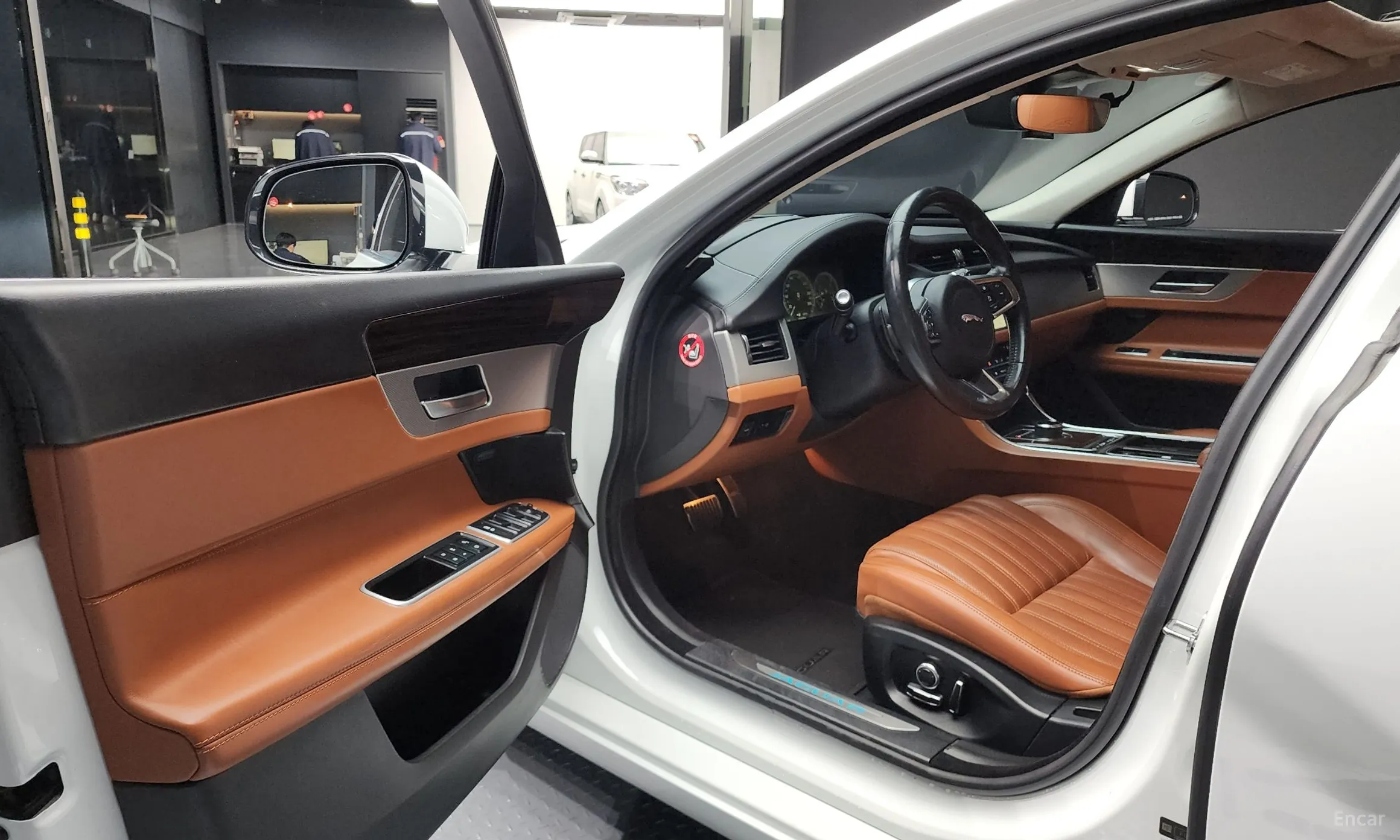 Jaguar XF (x260) превью 10