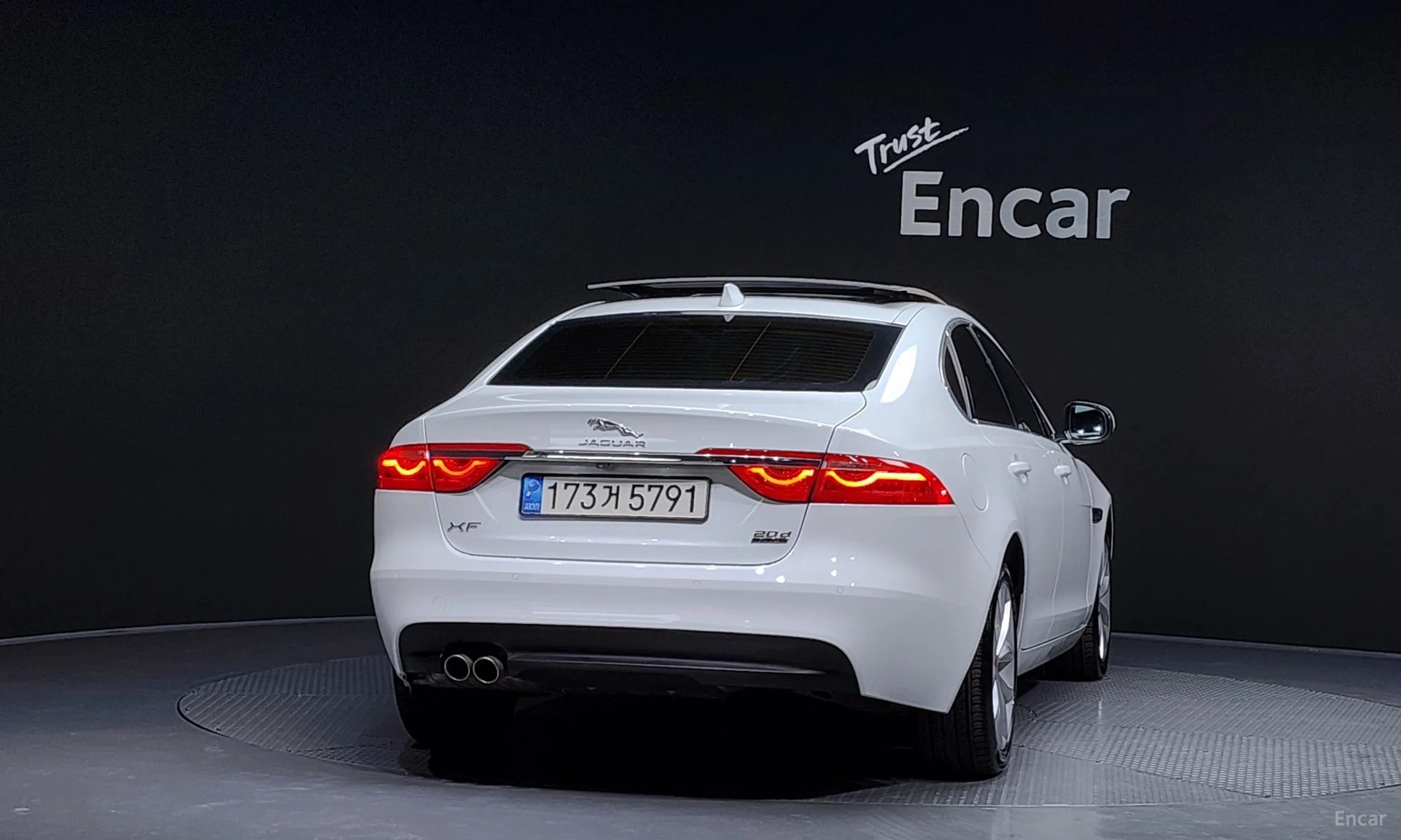 Jaguar XF (x260) превью 4