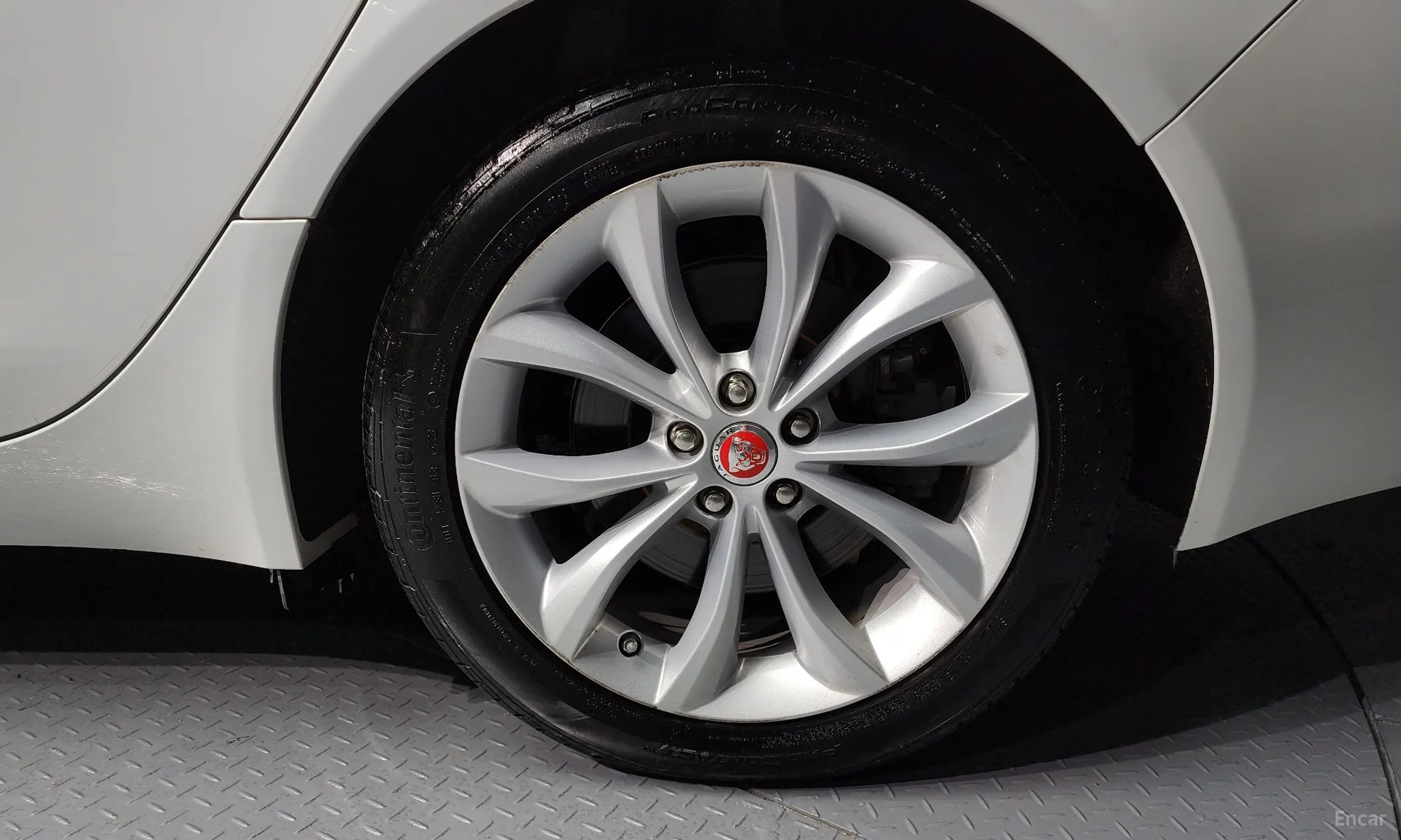 Jaguar XF (x260) превью 5