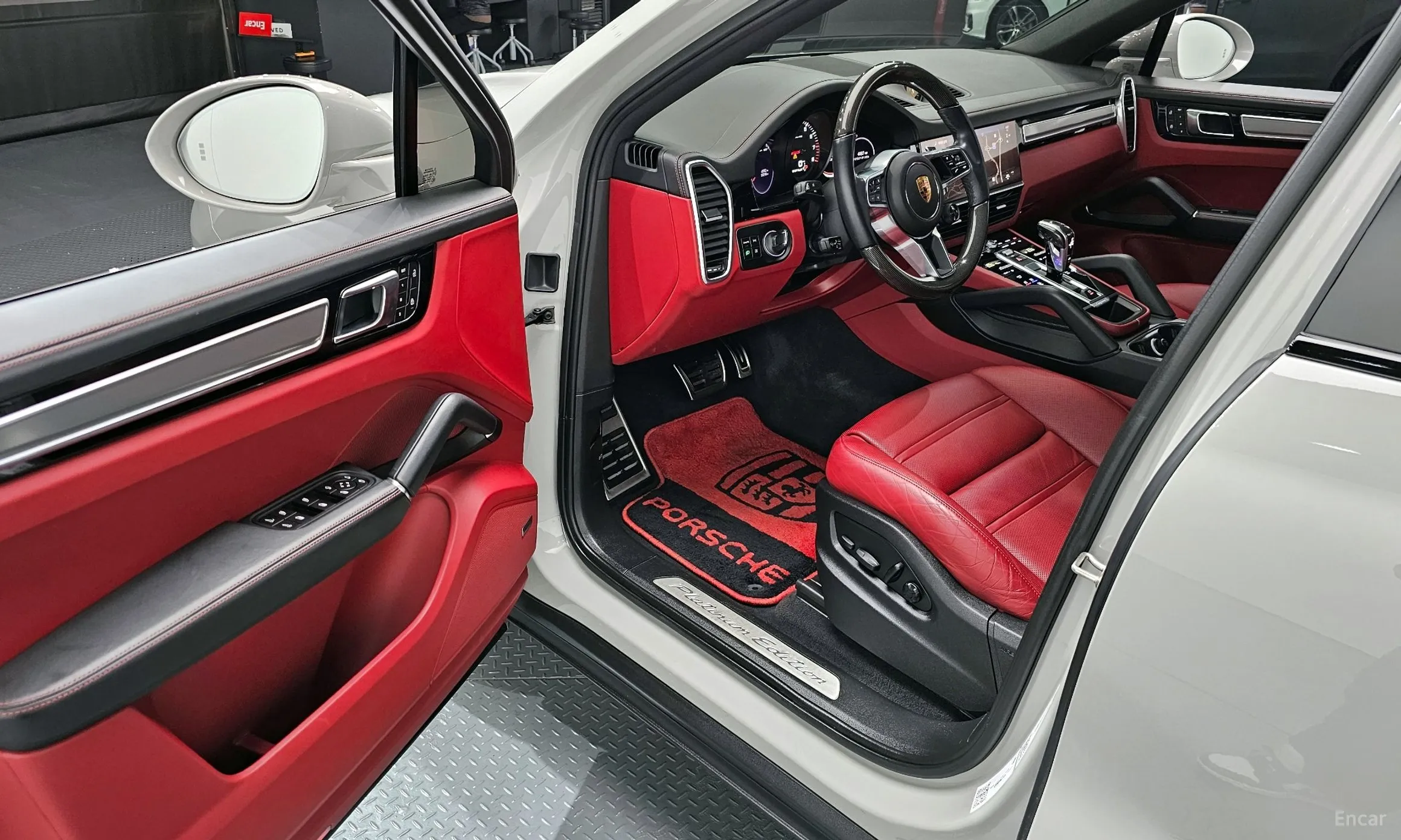 Porsche Cayenne (PO536) превью 11
