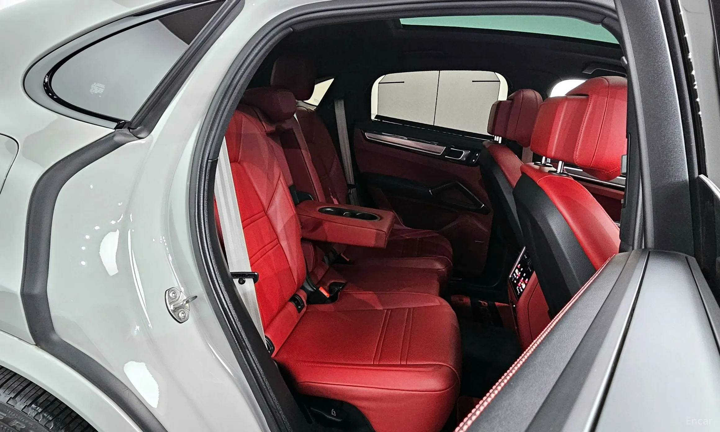 Porsche Cayenne (PO536) превью 12