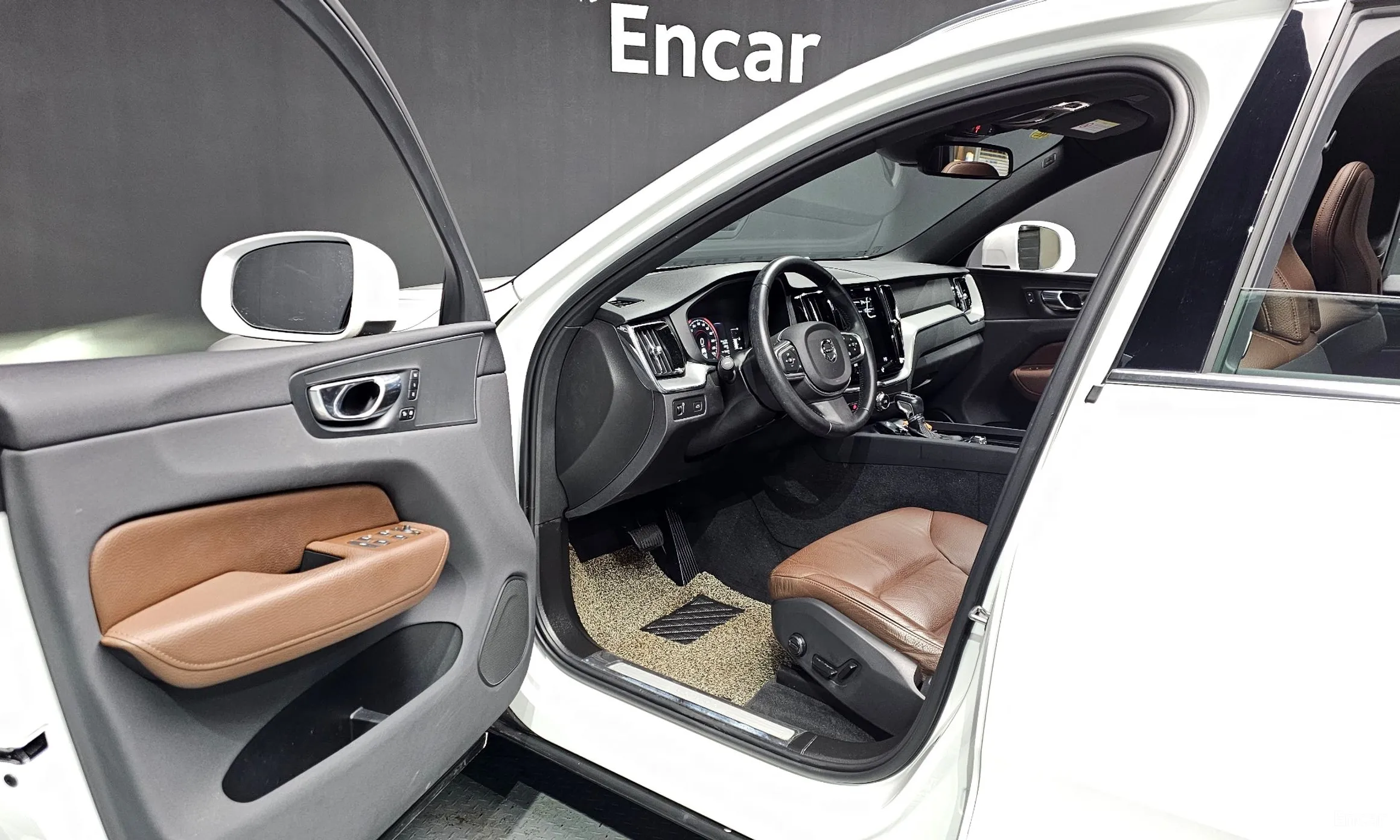 Volvo XC60 Gen 2 превью 10