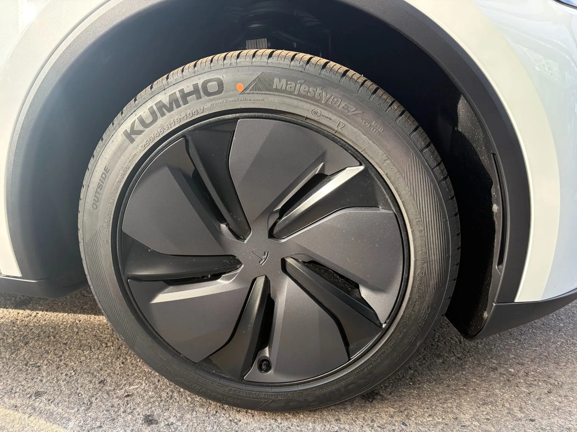 Tesla Model Y превью 5