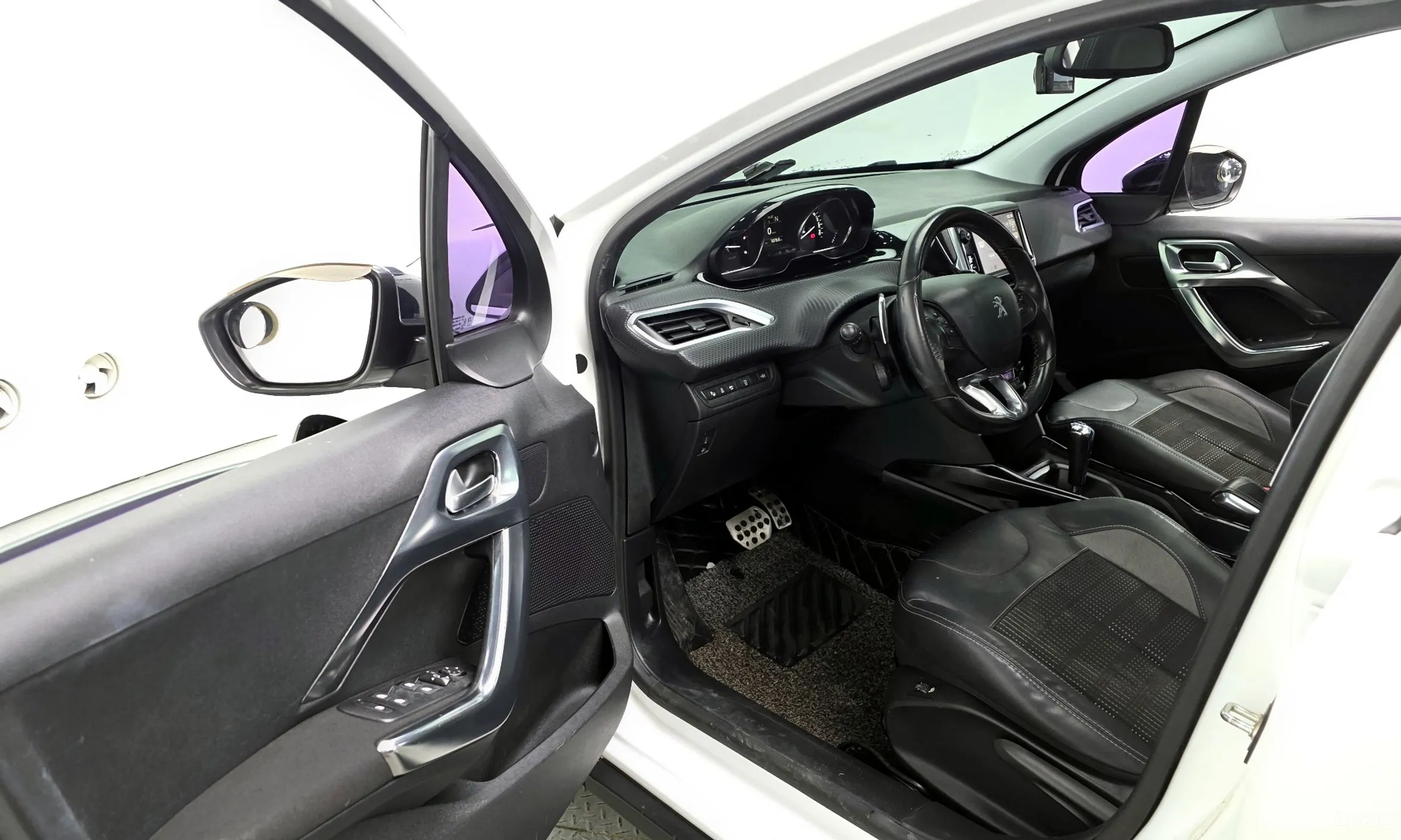 Peugeot 2008. превью 10