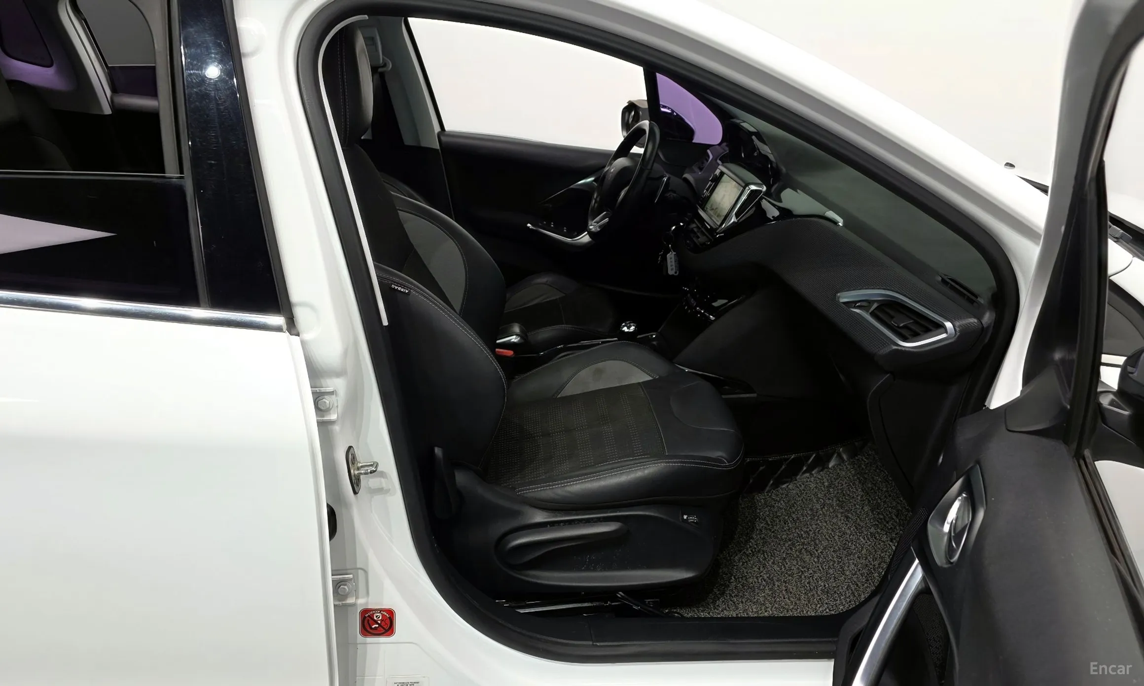 Peugeot 2008. превью 11