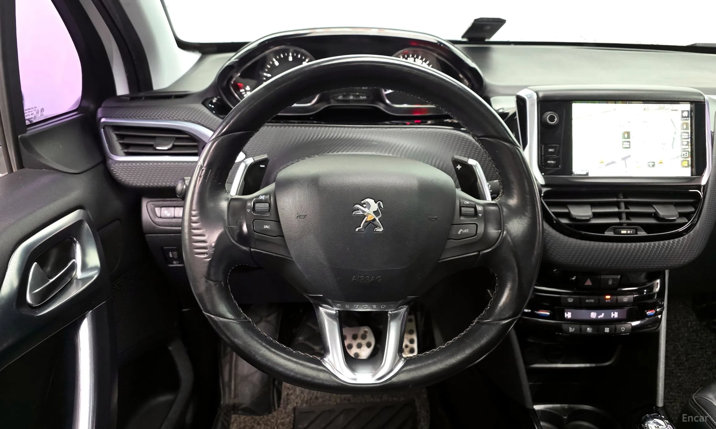Peugeot 2008. превью 13