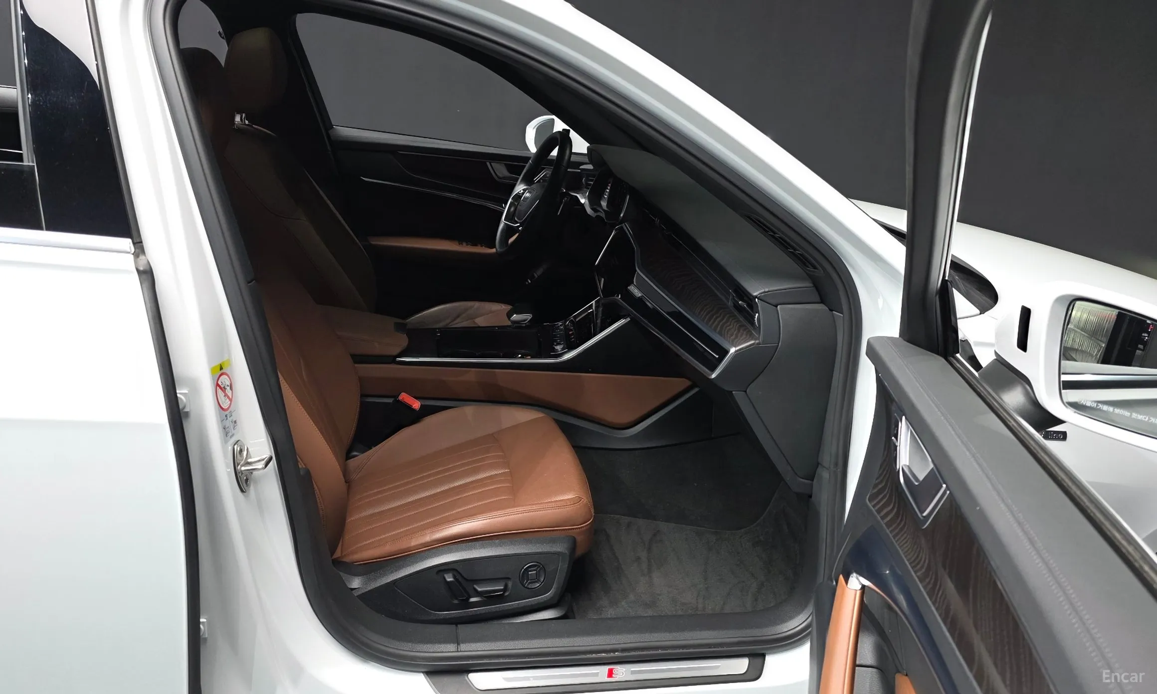Audi A6 (C8) превью 11