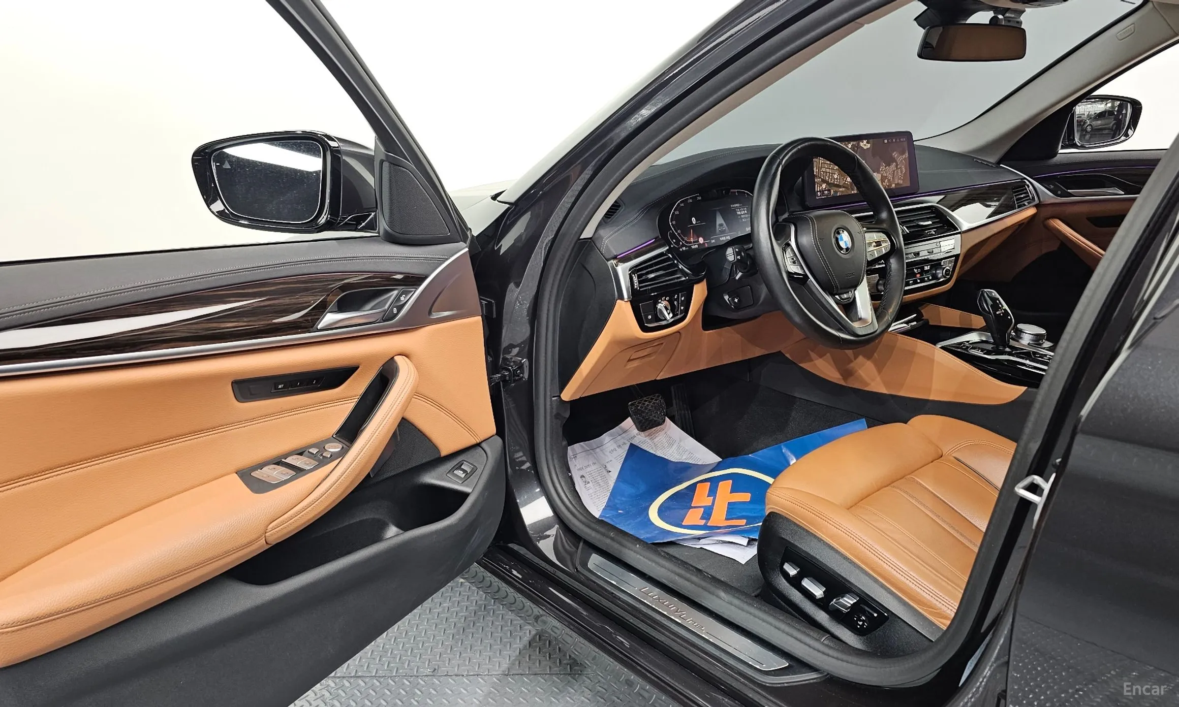 BMW 5 Series (G30) превью 10