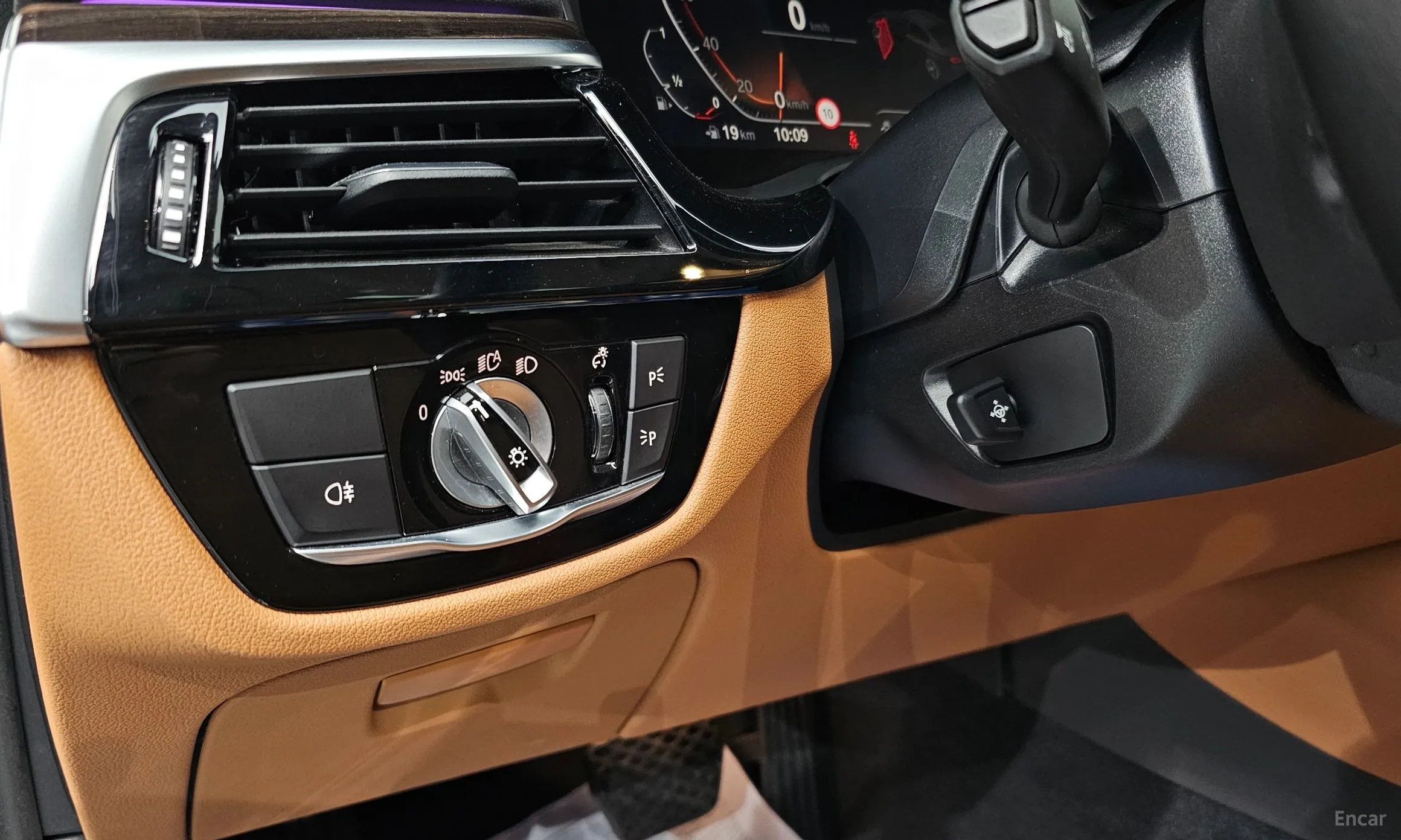 BMW 5 Series (G30) превью 14