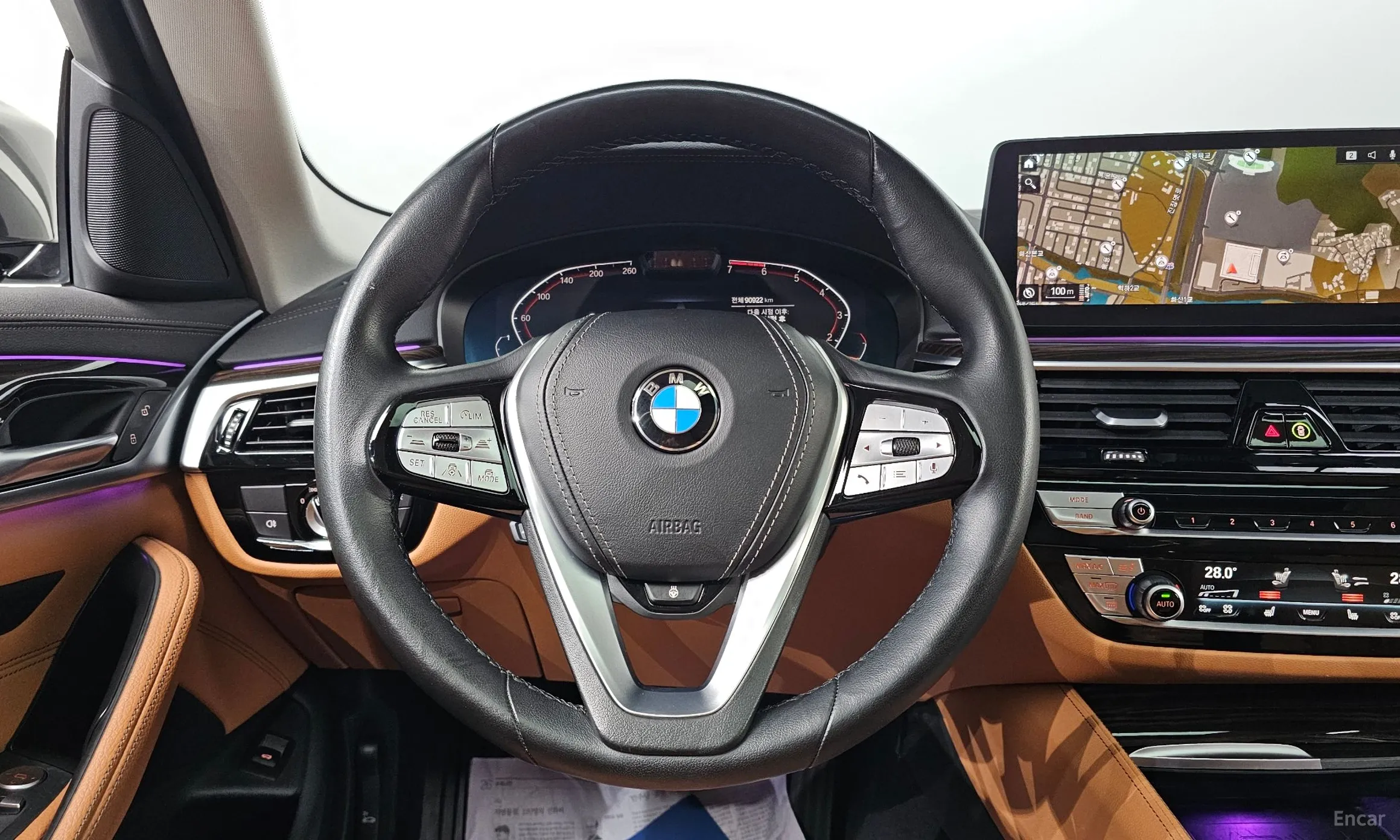 BMW 5 Series (G30) превью 16