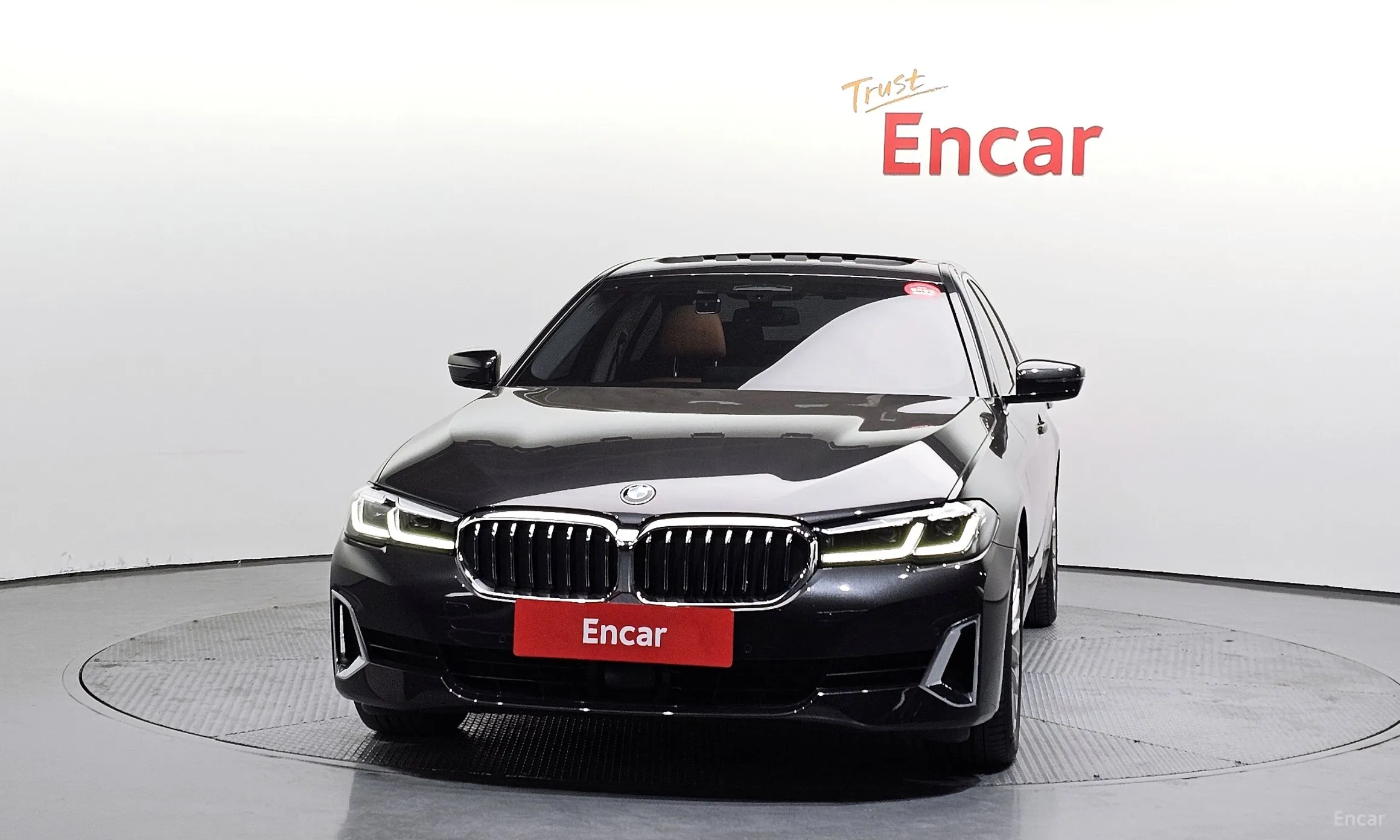 BMW 5 Series (G30) превью 3