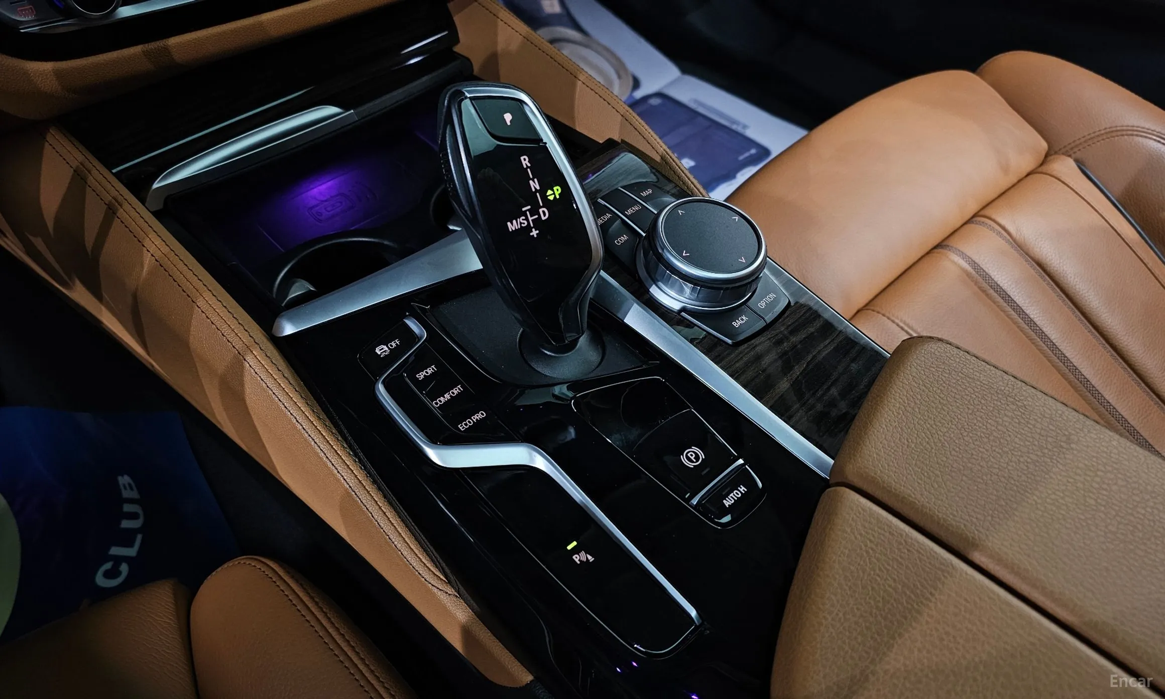 BMW 5 Series (G30) превью 9