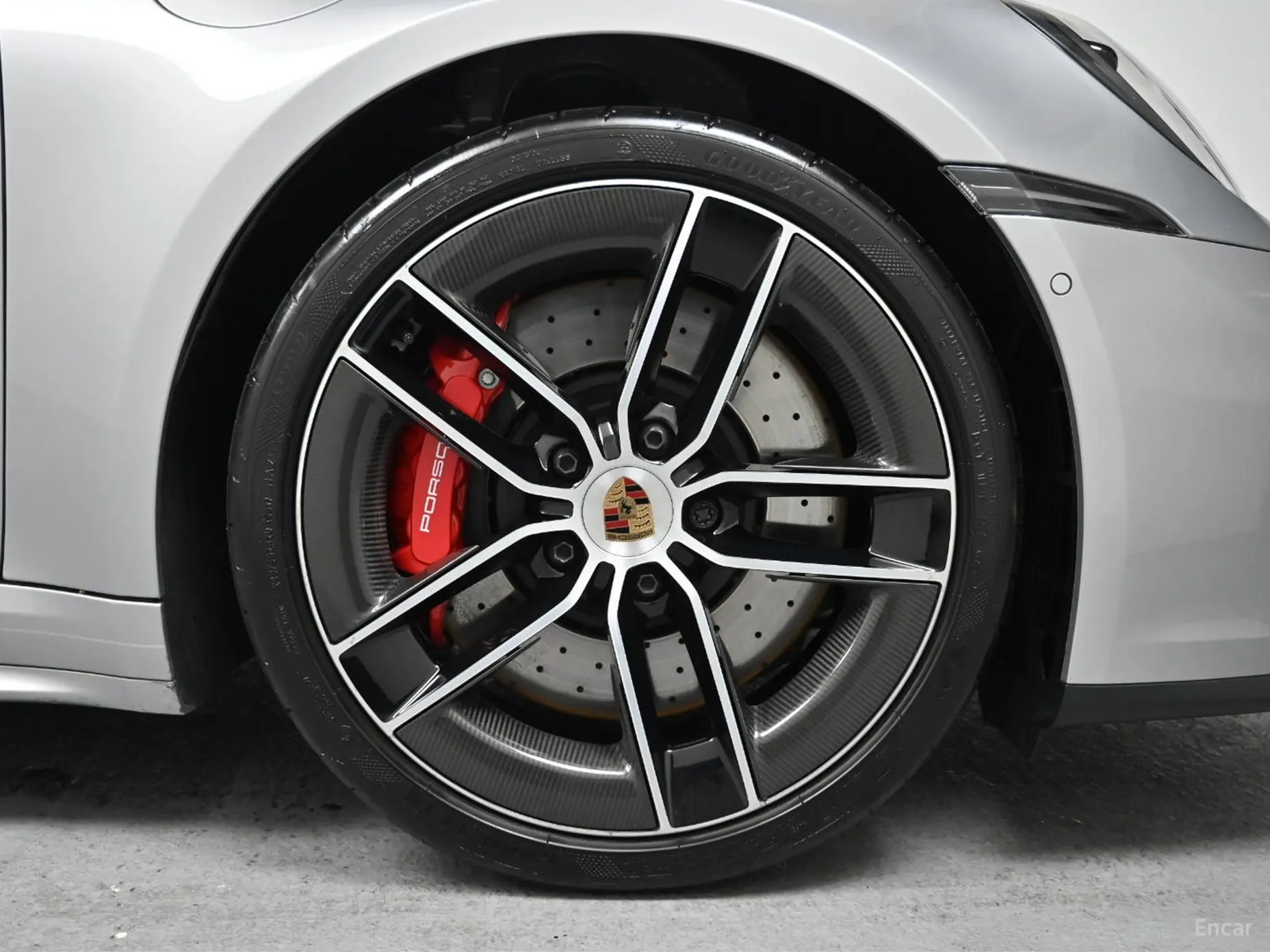 Porsche 911 (992) превью 5
