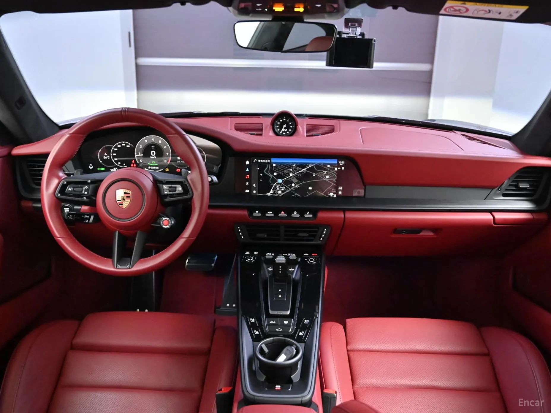 Porsche 911 (992) превью 7