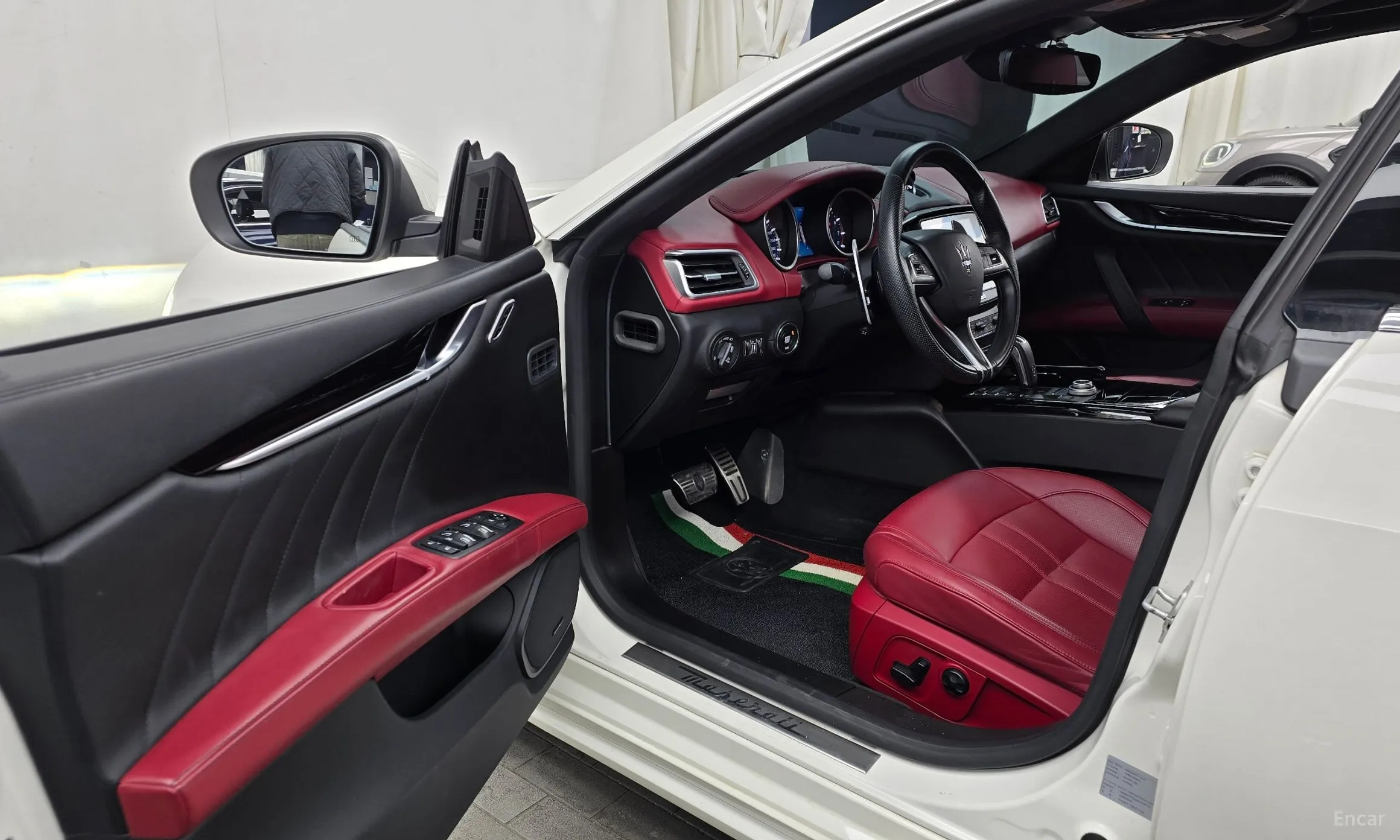 Maserati Ghibli превью 10