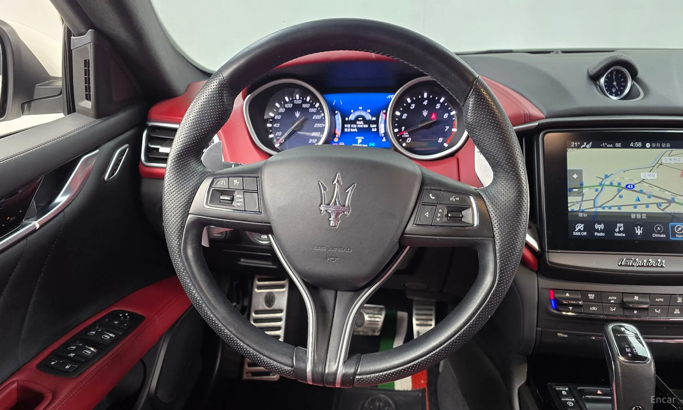 Maserati Ghibli превью 13