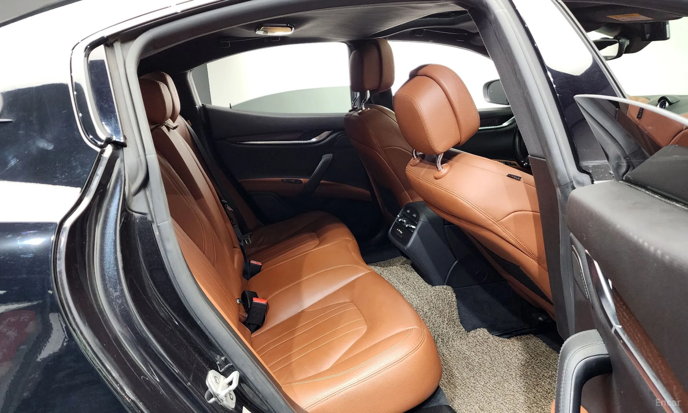 Maserati Ghibli превью 12