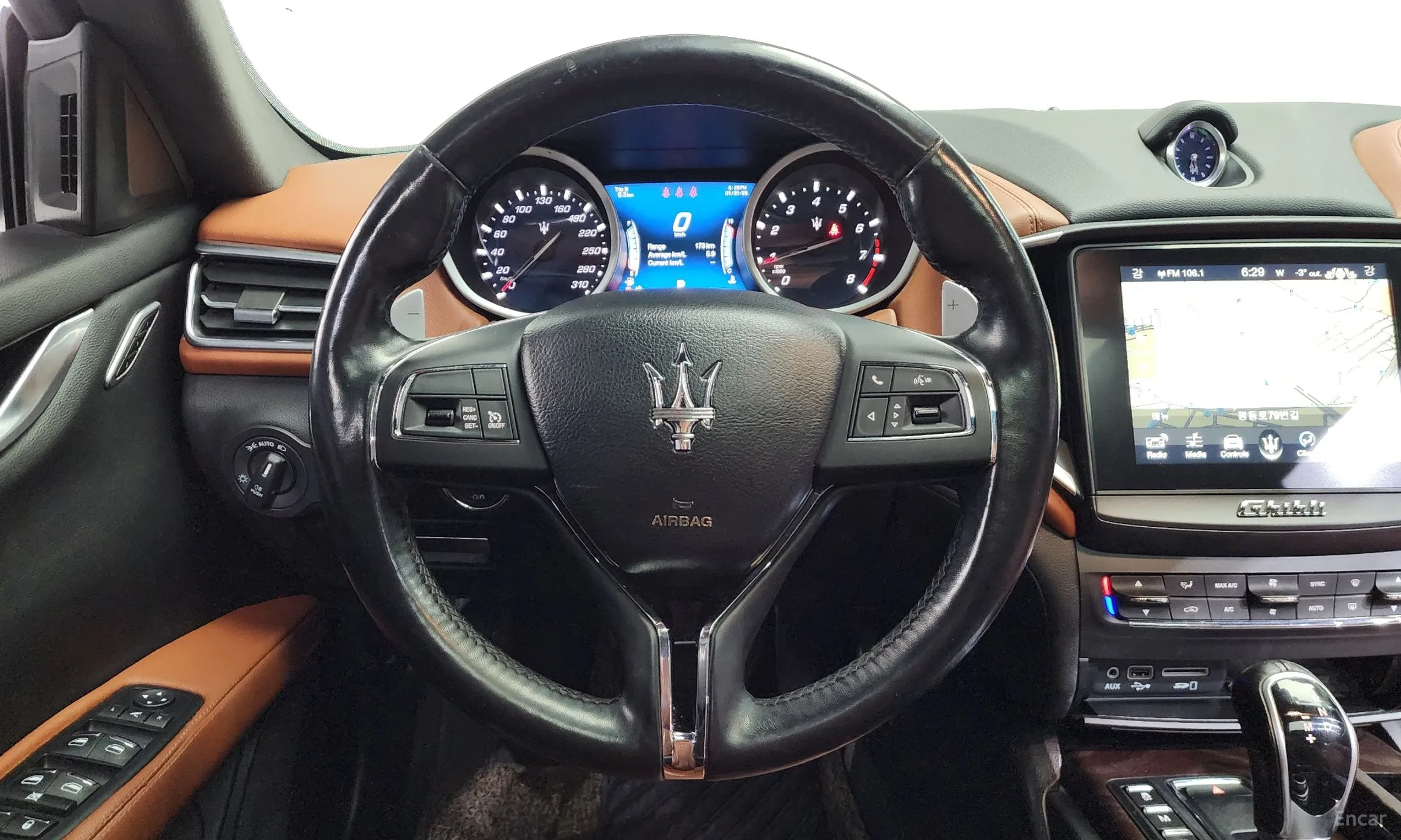 Maserati Ghibli превью 13