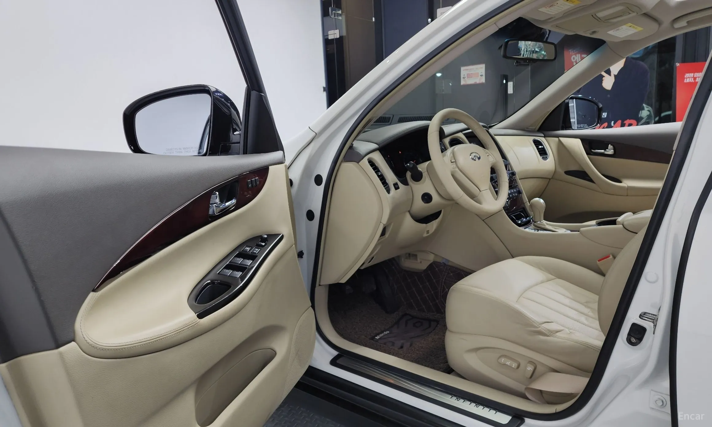 Infiniti EX35 превью 10