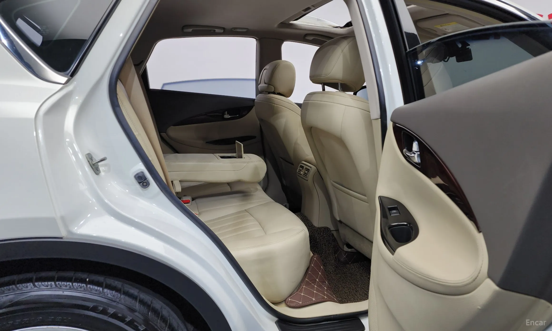 Infiniti EX35 превью 12