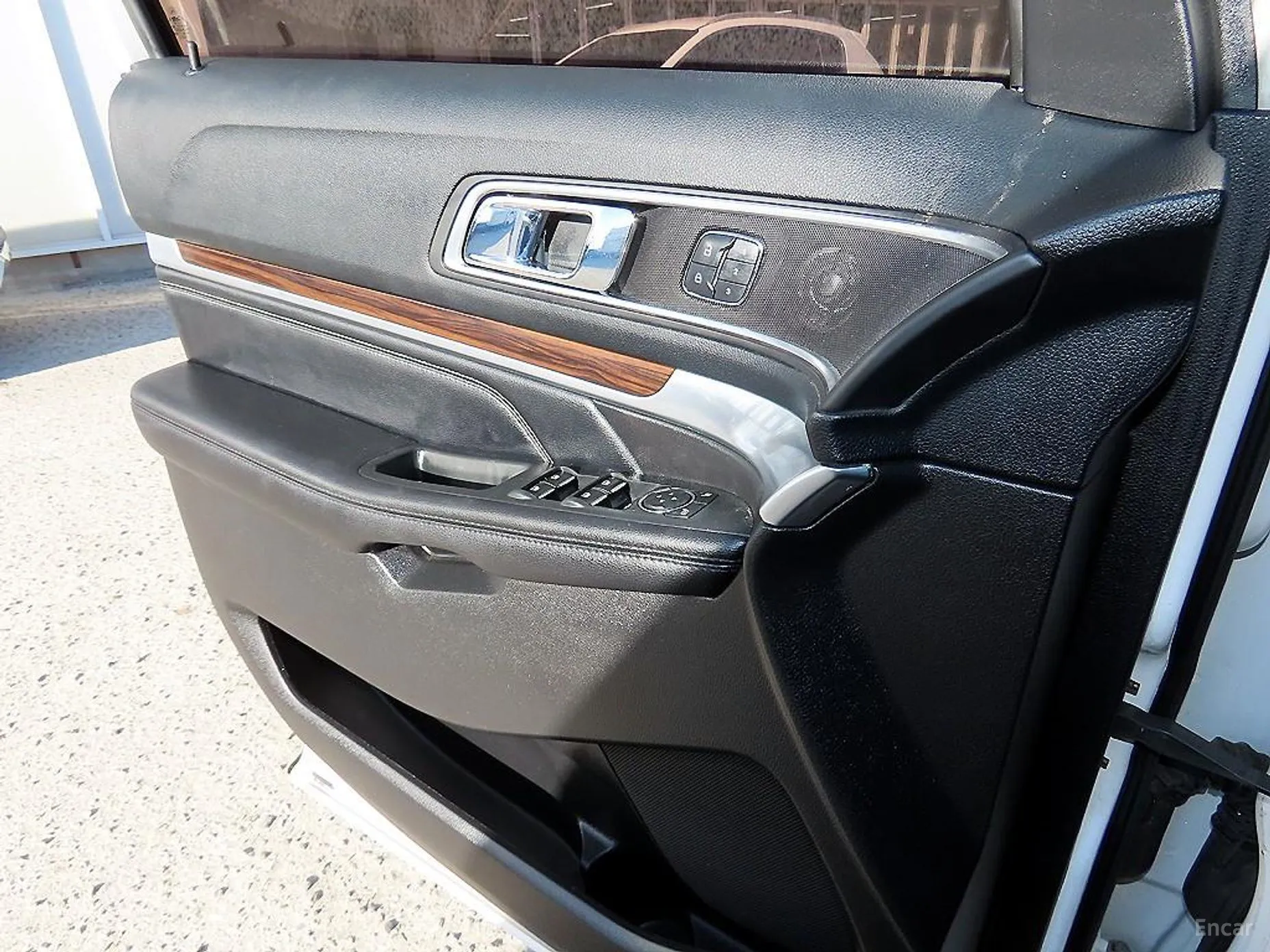 Ford Explorer превью 11