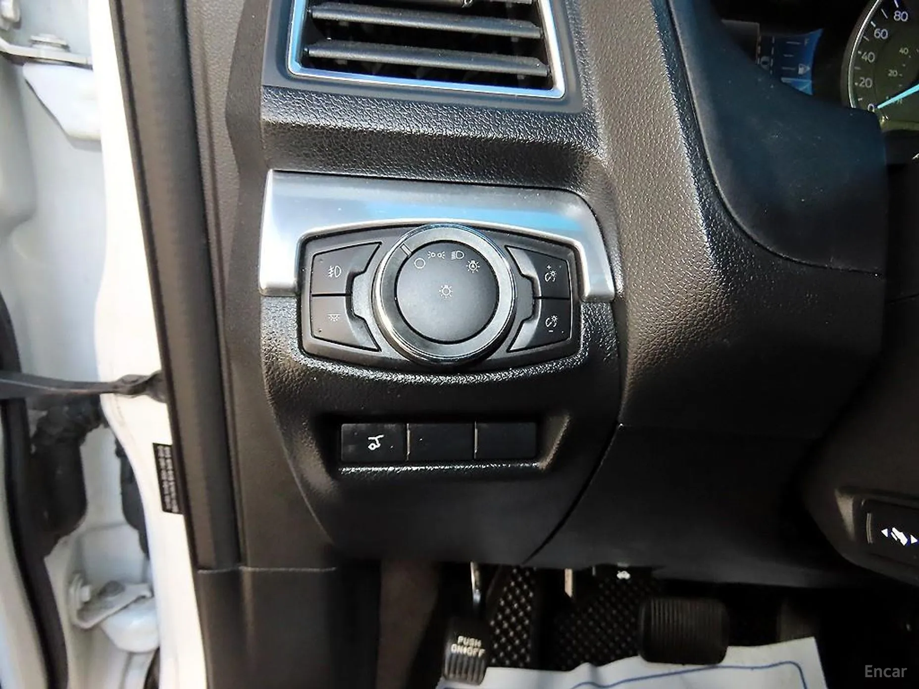 Ford Explorer превью 12