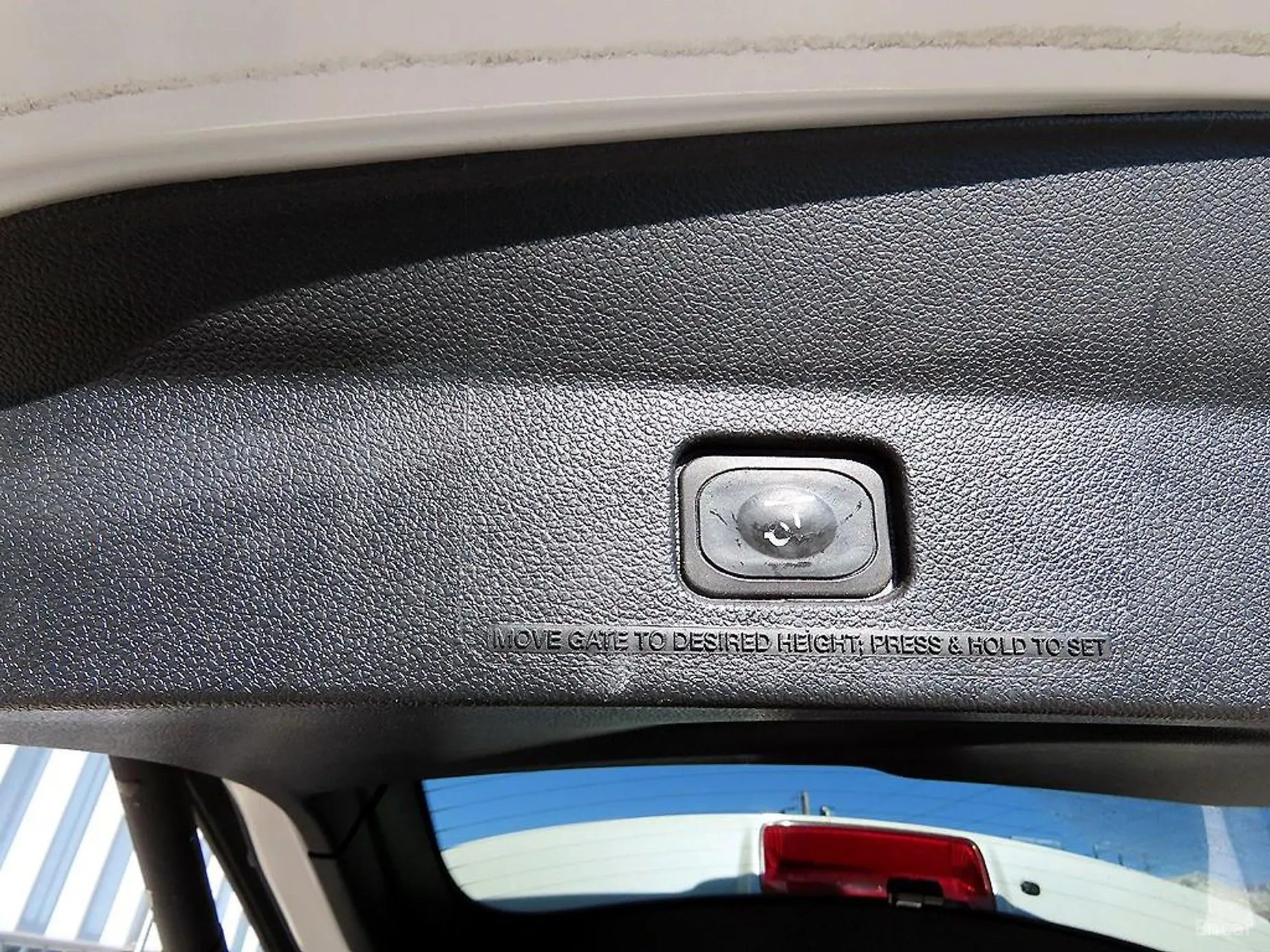 Ford Explorer превью 17