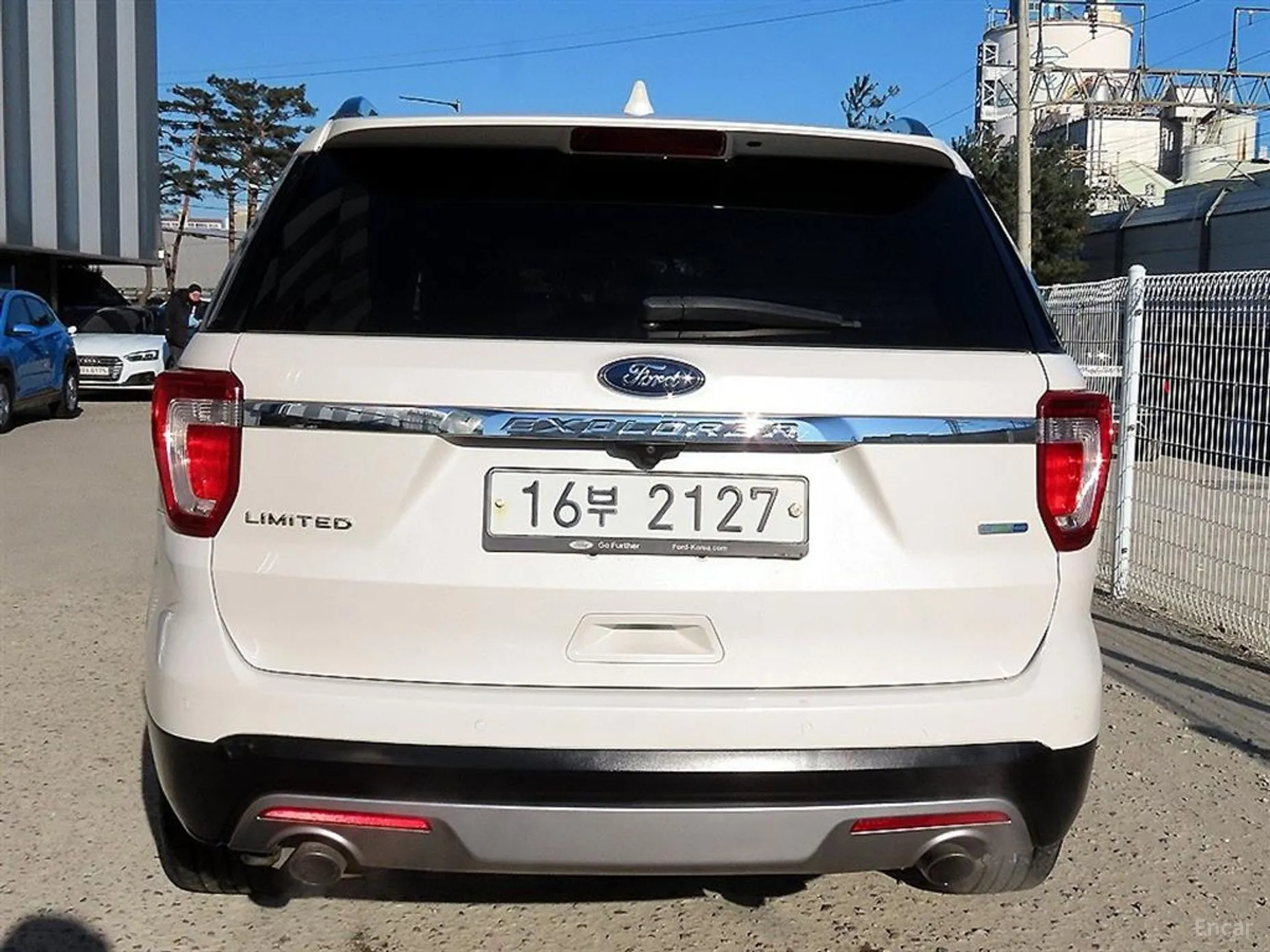Ford Explorer превью 4