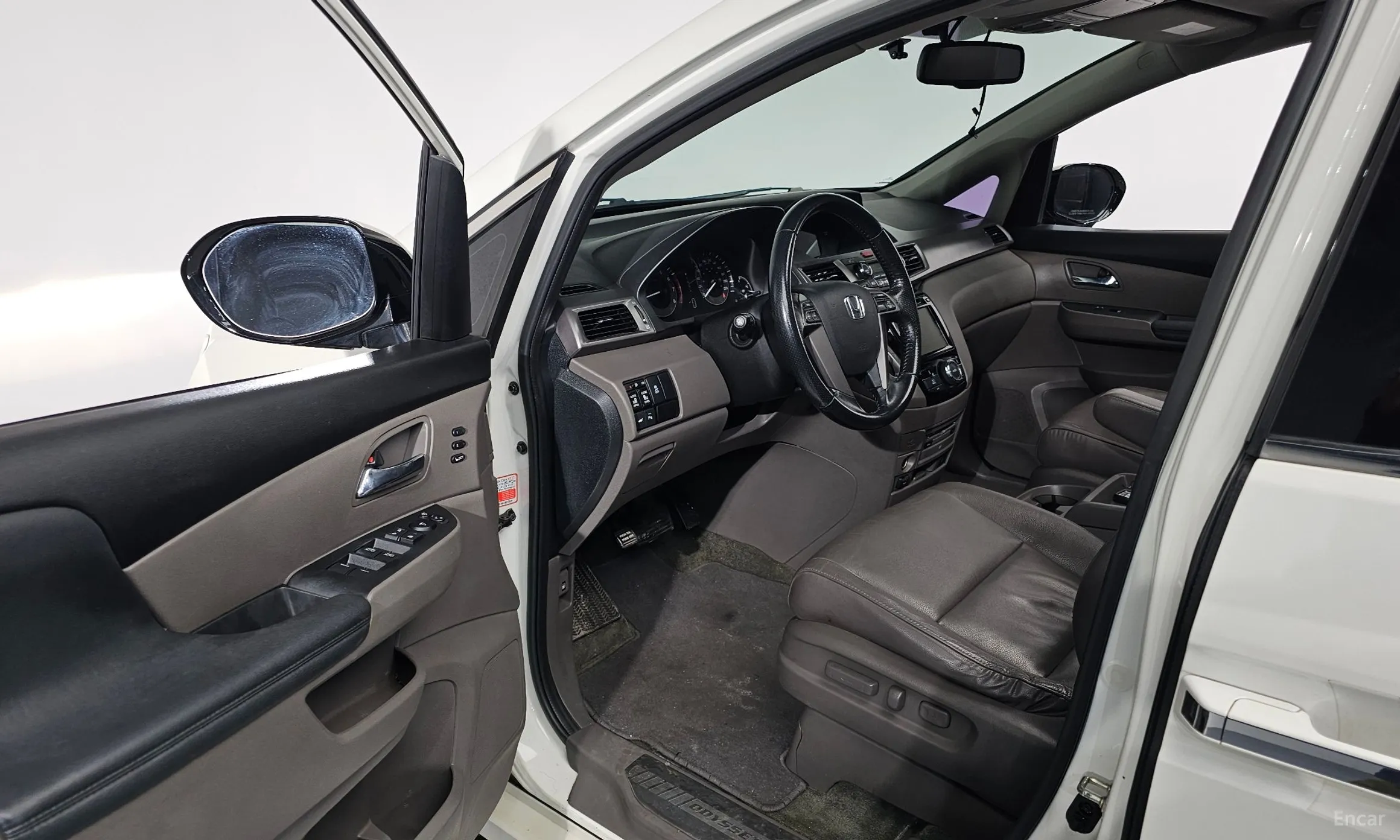 Honda Odyssey превью 10