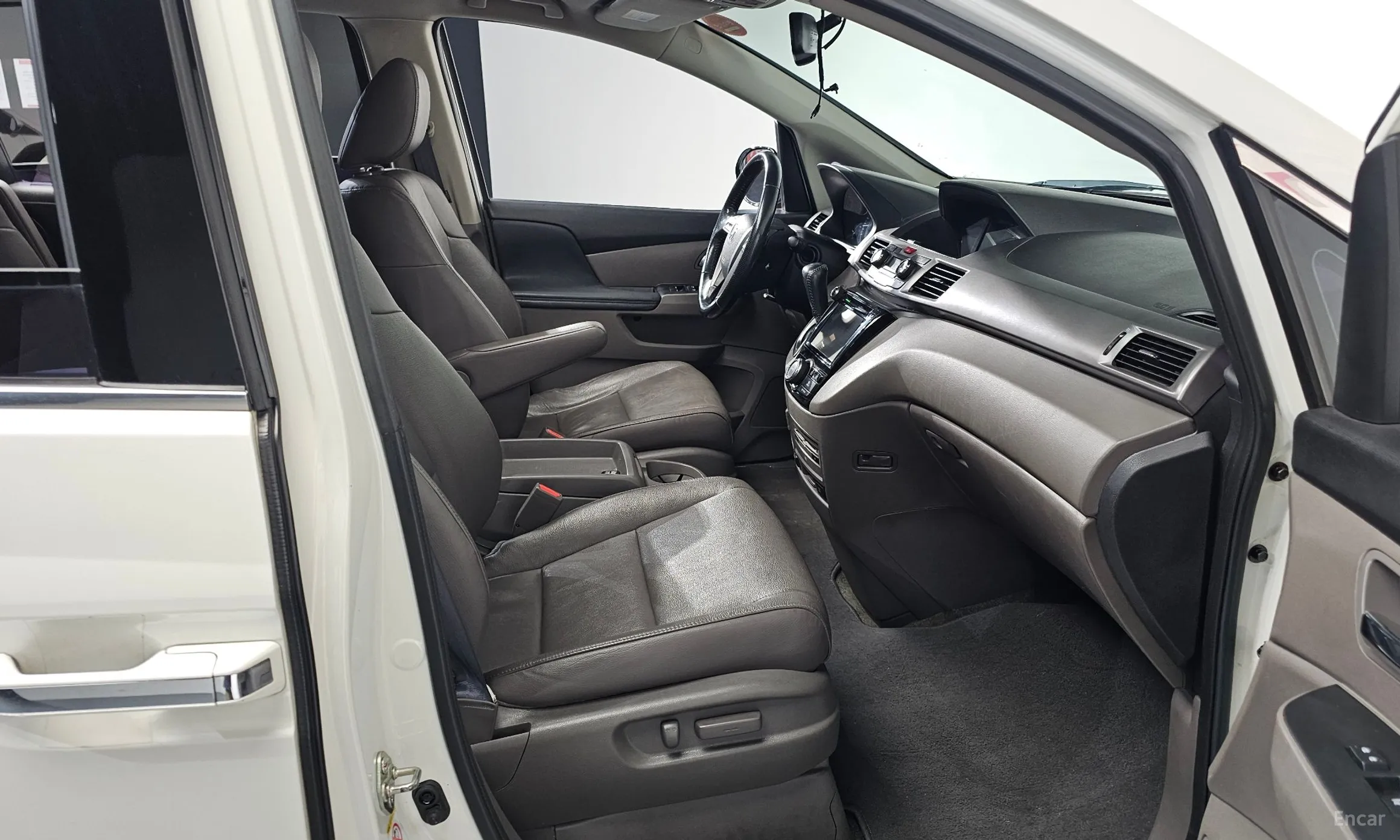 Honda Odyssey превью 11