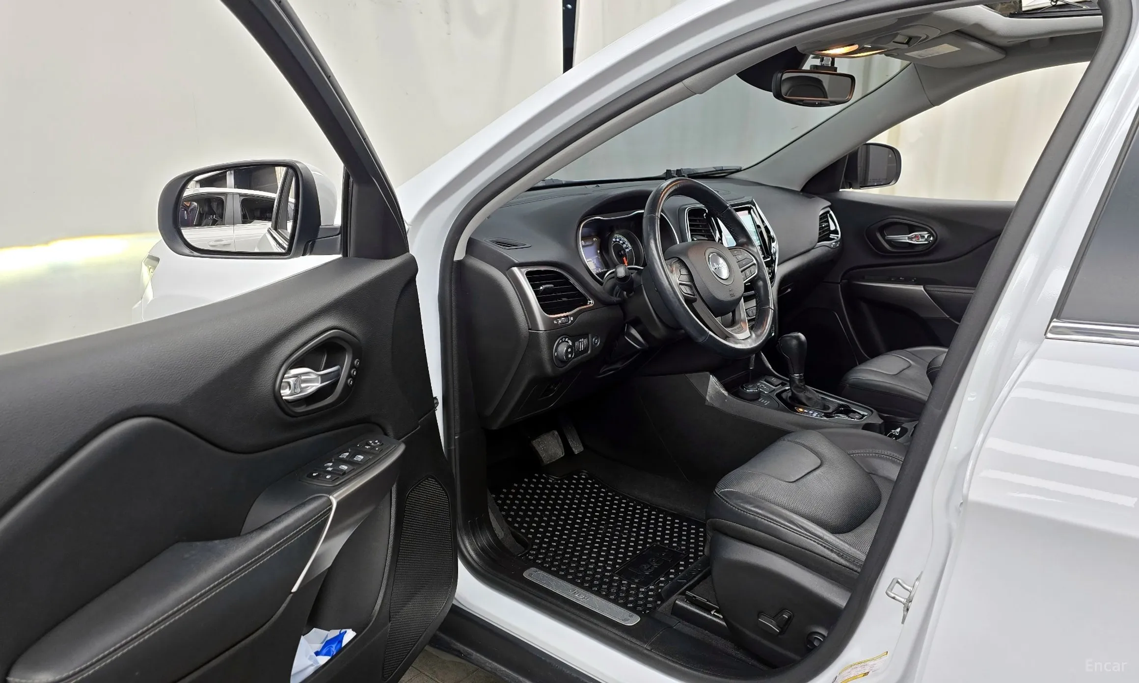 Jeep Cherokee (KL) превью 10