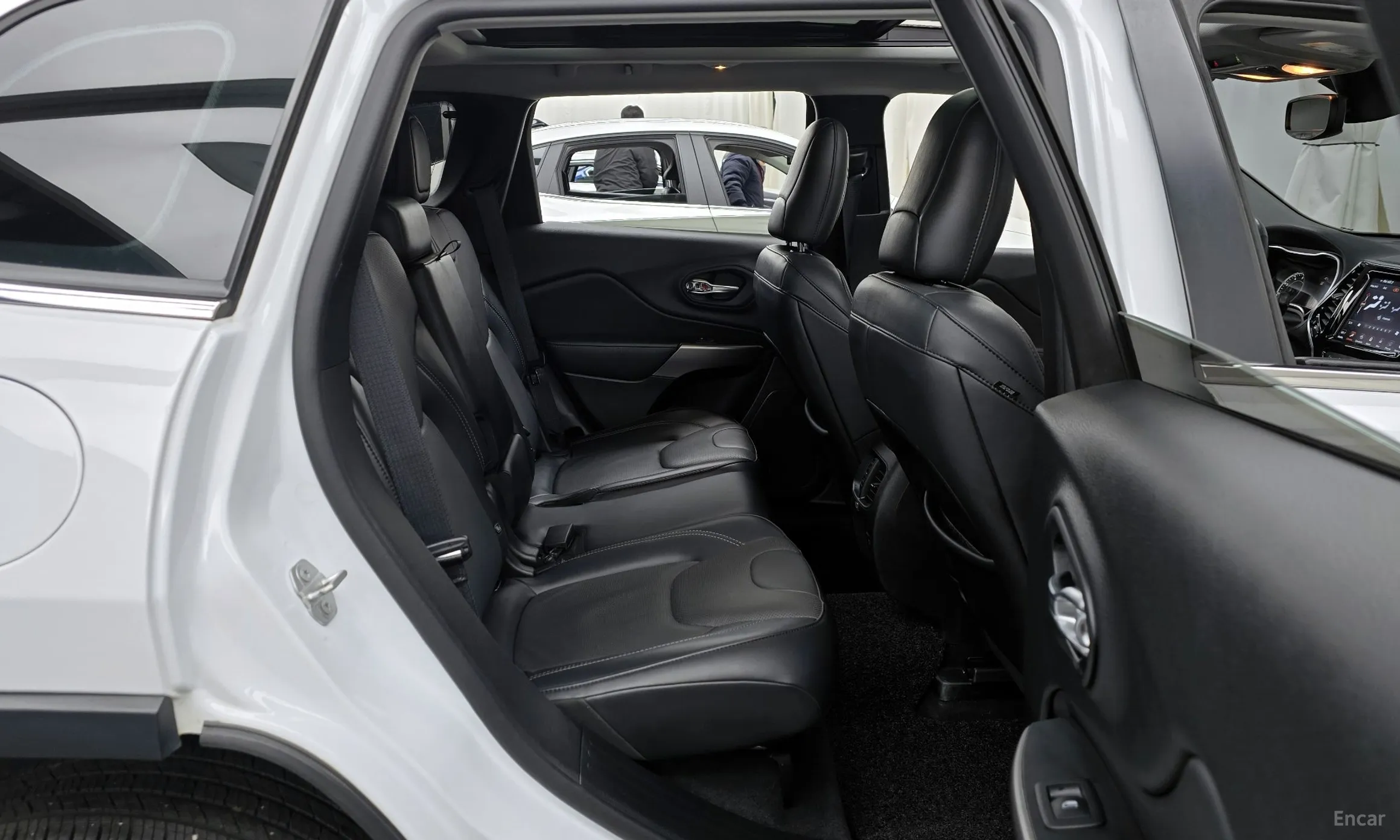 Jeep Cherokee (KL) превью 12